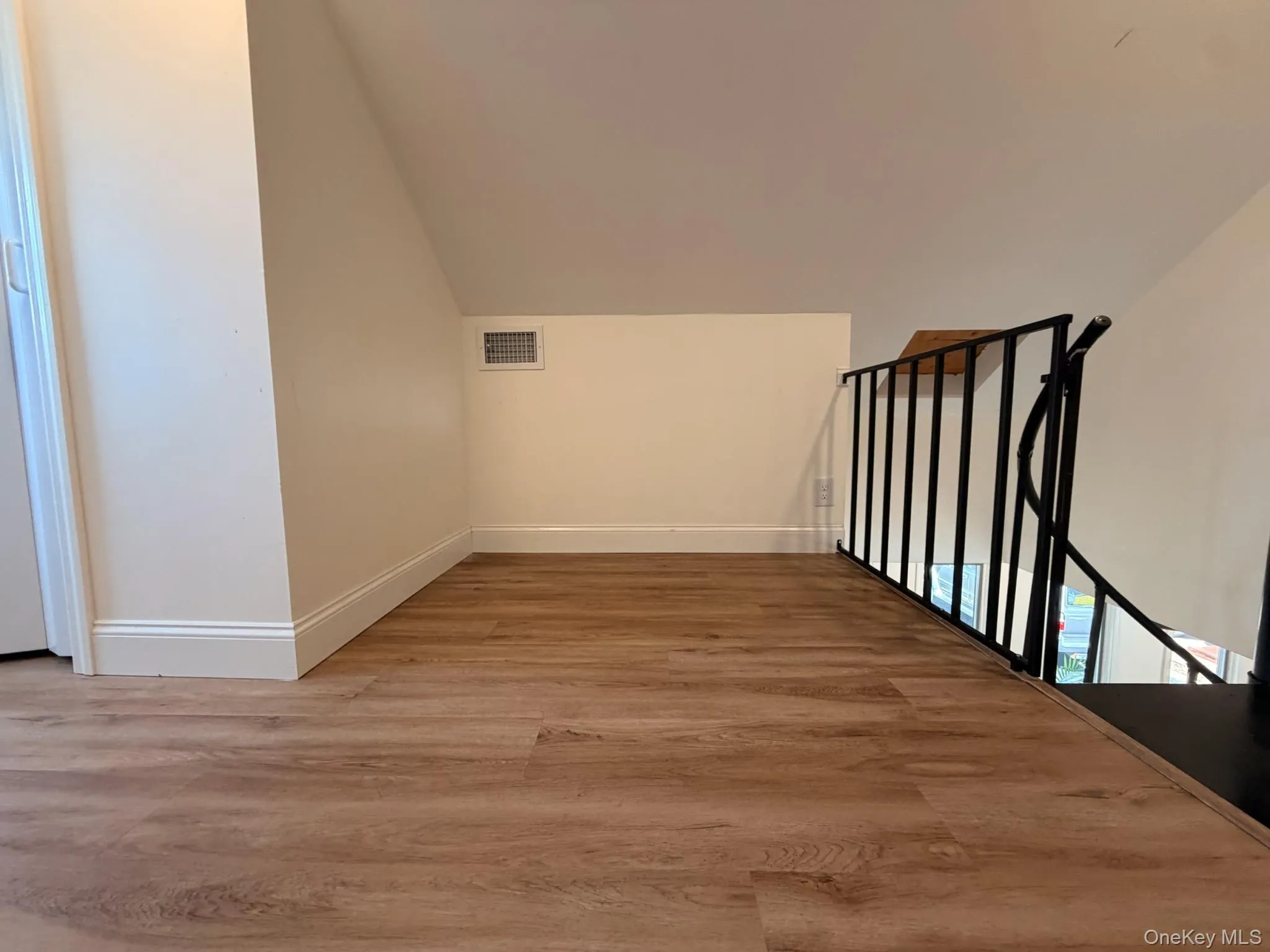 8 Michel Avenue, Oyster Bay, NY, 3 Bedroom Bedrooms, 4 Room Rooms,1 BathroomBathrooms,Residential Lease,For Rent,Michel,0,1056945 8 Michel Avenue, Oyster Bay, NY, 3 Bedroom Bedrooms, 4 Room Rooms,1 BathroomBathrooms,Residential Lease,For Rent,Michel,0,1056945