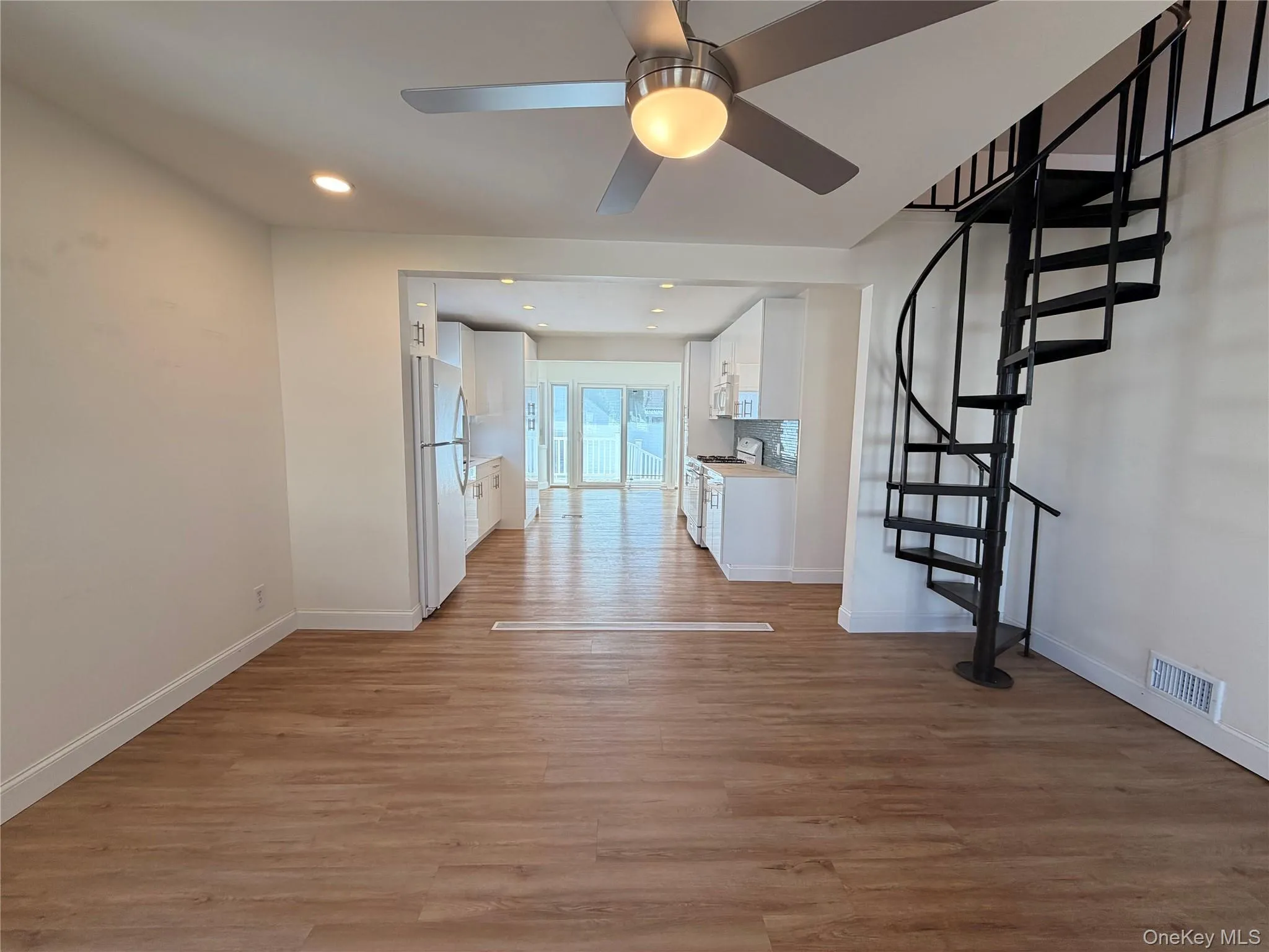 8 Michel Avenue, Oyster Bay, NY, 3 Bedroom Bedrooms, 4 Room Rooms,1 BathroomBathrooms,Residential Lease,For Rent,Michel,0,1056945 8 Michel Avenue, Oyster Bay, NY, 3 Bedroom Bedrooms, 4 Room Rooms,1 BathroomBathrooms,Residential Lease,For Rent,Michel,0,1056945