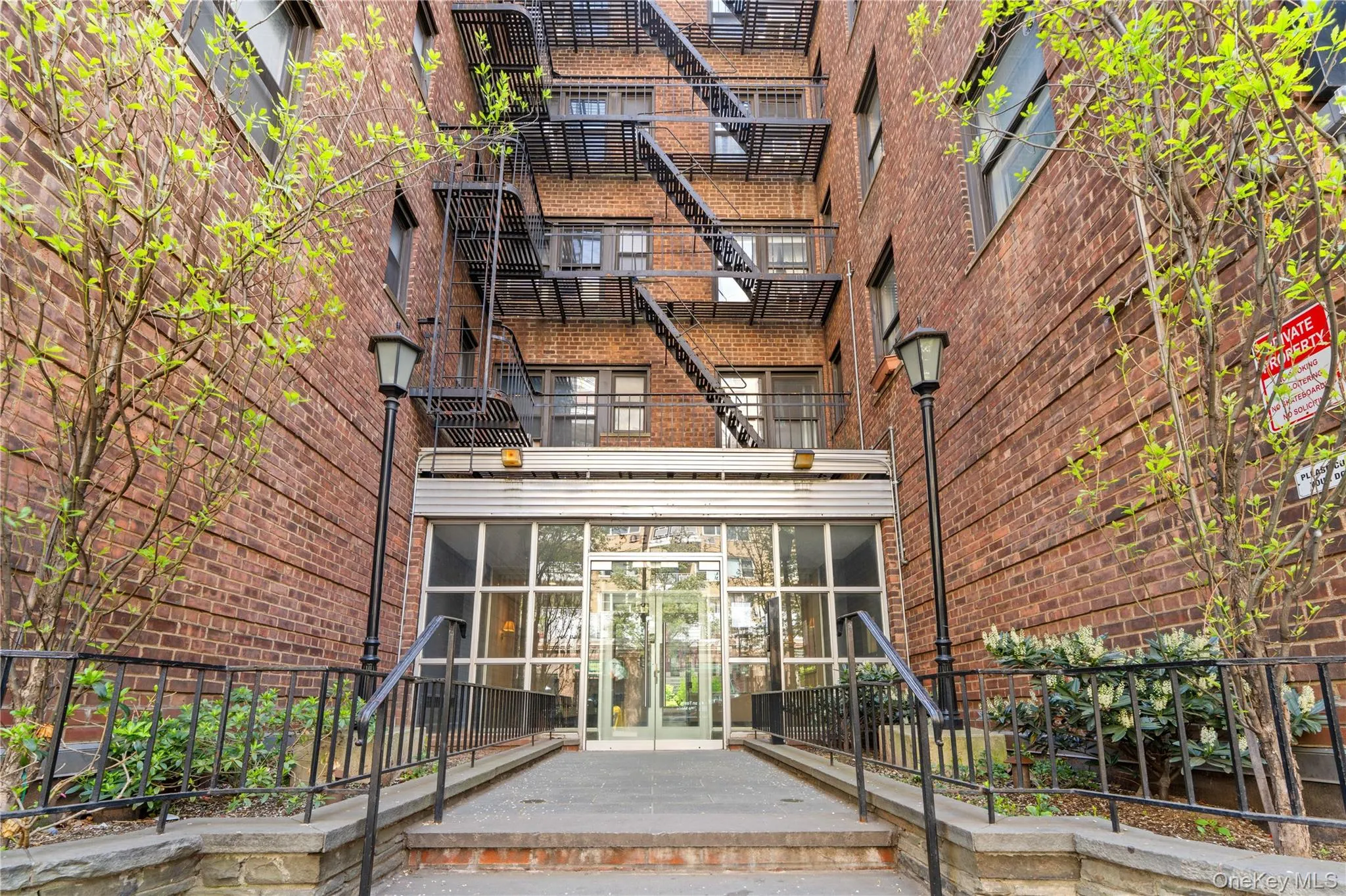 50 East 8th, New York, NY, 2 Rooms Rooms,1 BathroomBathrooms,Residential,For Rent,East 8th,0,1056948 50 East 8th, New York, NY, 2 Rooms Rooms,1 BathroomBathrooms,Residential,For Rent,East 8th,0,1056948