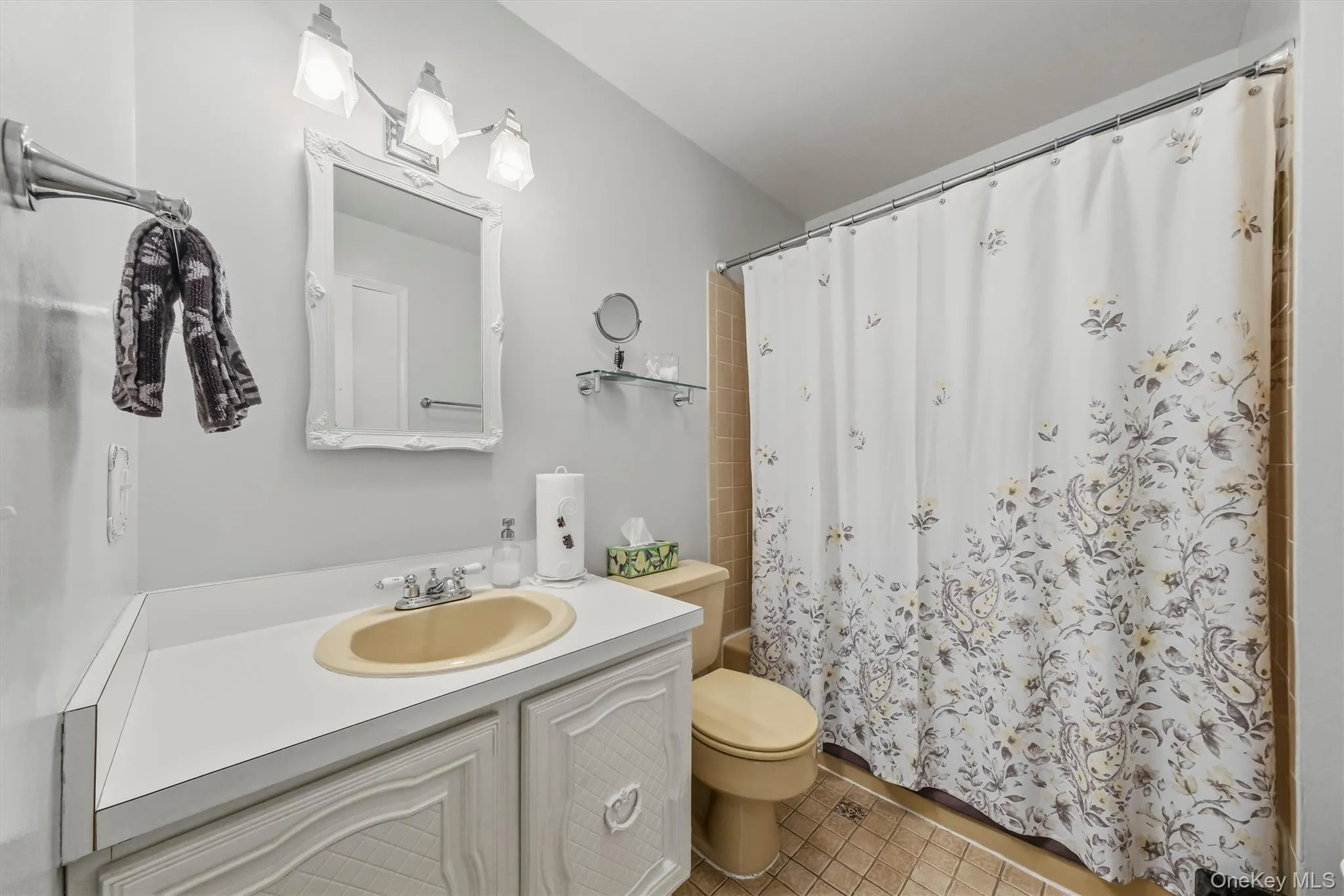 Well maintained bathroom Well maintained bathroom