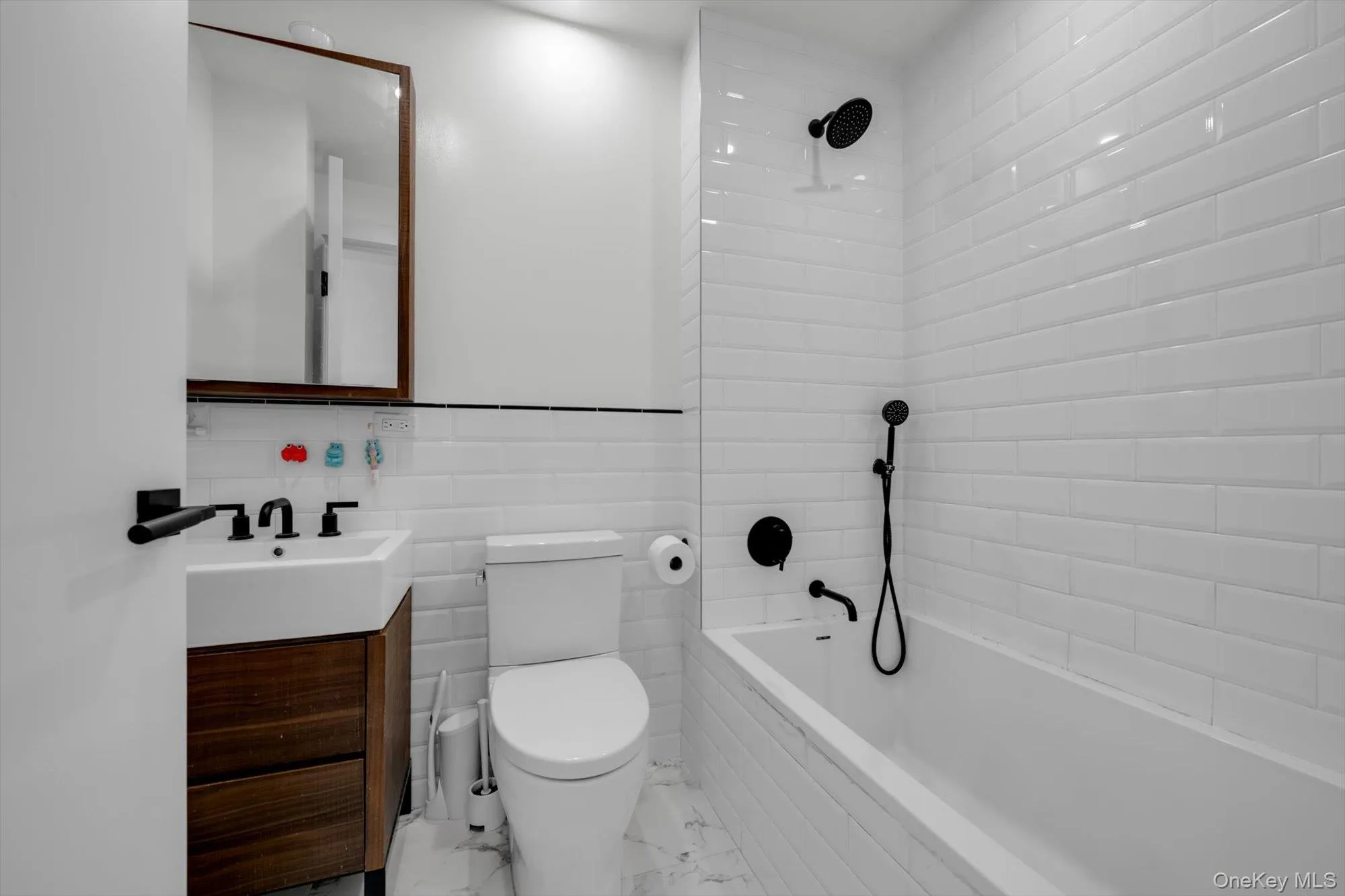 5-33 48th Avenue, New York, NY, 3 Bedrooms Bedrooms, 5 Rooms Rooms,2 BathroomsBathrooms,Residential Lease,For Rent,48th,0,1056955 5-33 48th Avenue, New York, NY, 3 Bedrooms Bedrooms, 5 Rooms Rooms,2 BathroomsBathrooms,Residential Lease,For Rent,48th,0,1056955