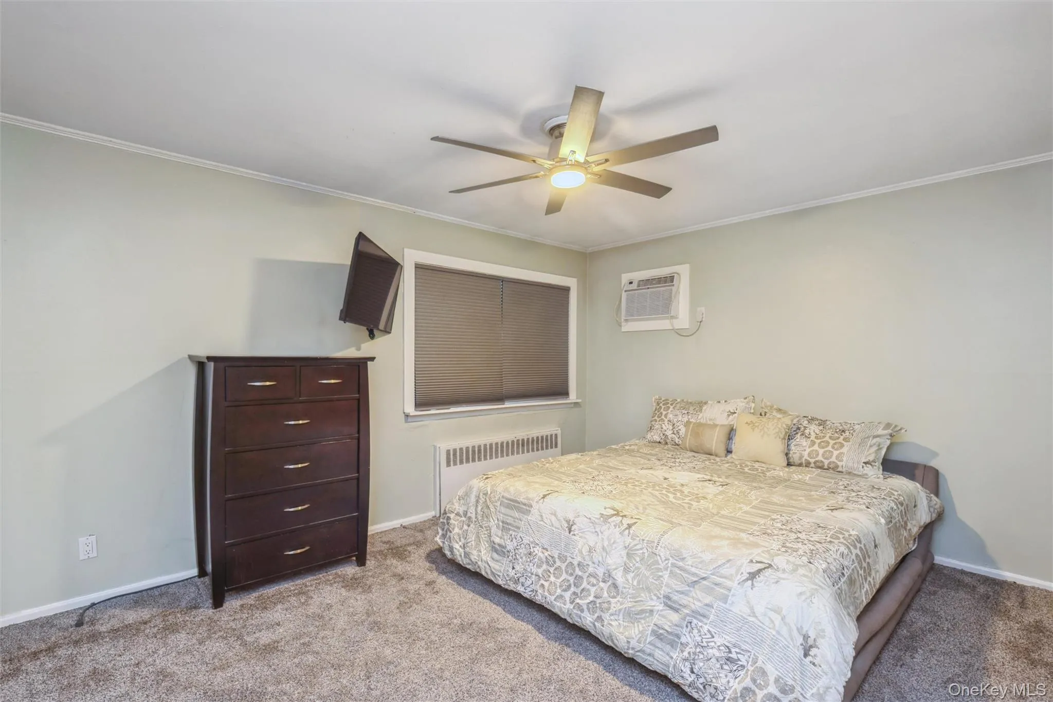 Large Primary bedroom on first floor Large Primary bedroom on first floor
