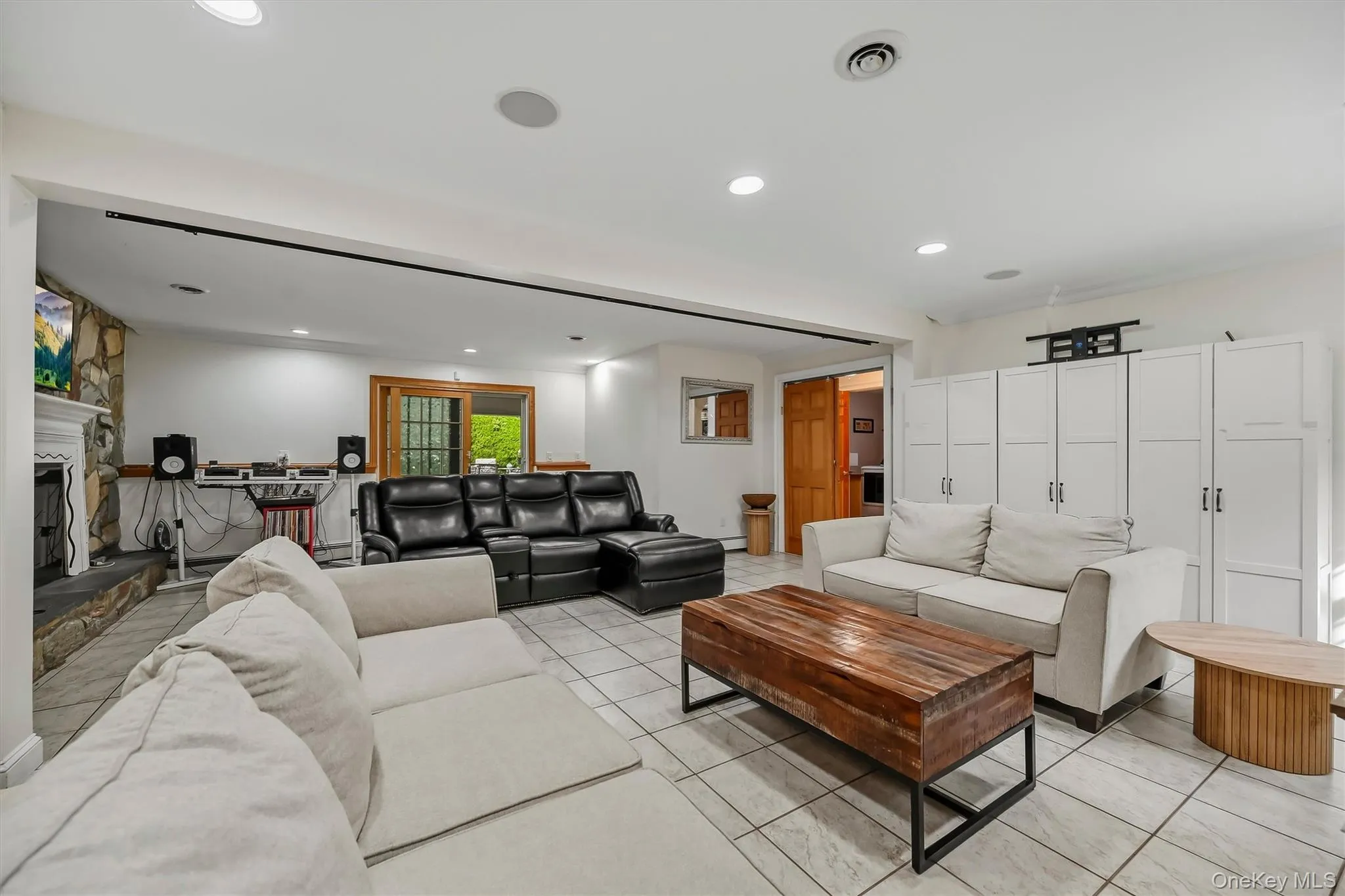 22 Beaumont Drive, Clarkstown, NY, 6 Bedrooms Bedrooms, 10 Rooms Rooms,4 BathroomsBathrooms,Residential,For Rent,Beaumont,0,1056961 22 Beaumont Drive, Clarkstown, NY, 6 Bedrooms Bedrooms, 10 Rooms Rooms,4 BathroomsBathrooms,Residential,For Rent,Beaumont,0,1056961