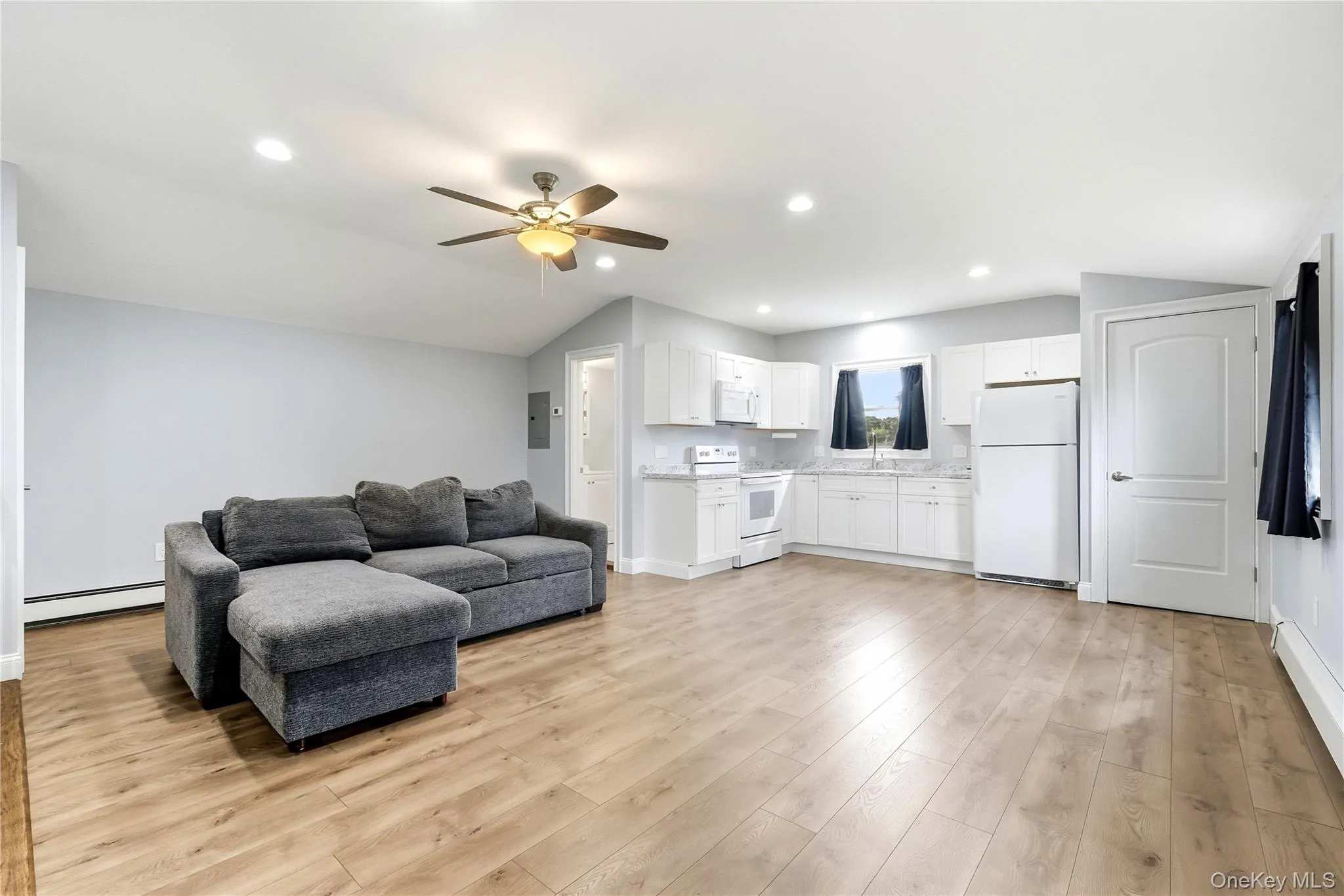 248 Bayview Avenue, Babylon, NY, 1 Room Rooms,1 BathroomBathrooms,Residential Lease,For Rent,Bayview,0,1056966 248 Bayview Avenue, Babylon, NY, 1 Room Rooms,1 BathroomBathrooms,Residential Lease,For Rent,Bayview,0,1056966