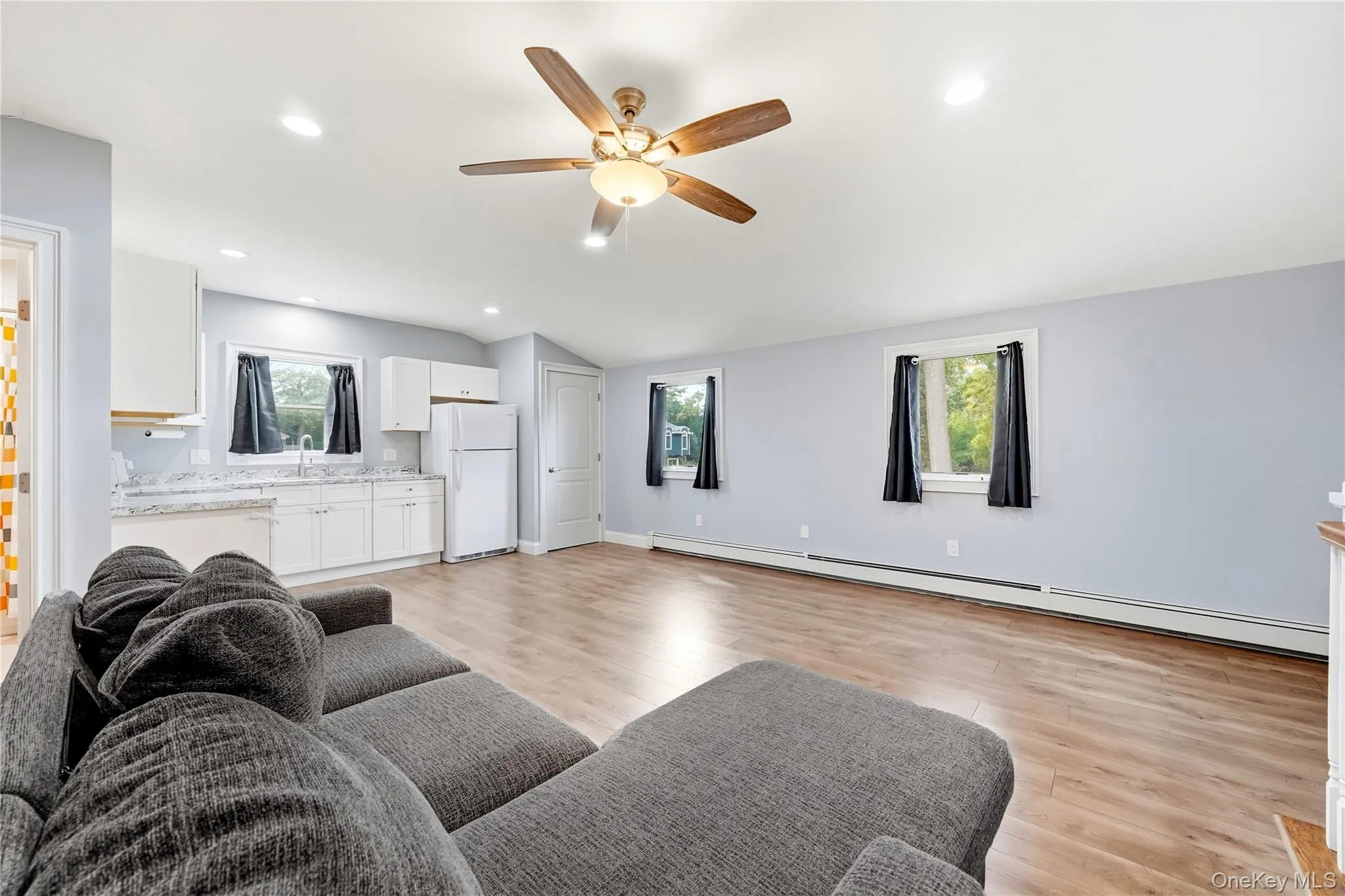 248 Bayview Avenue, Babylon, NY, 1 Room Rooms,1 BathroomBathrooms,Residential Lease,For Rent,Bayview,0,1056966 248 Bayview Avenue, Babylon, NY, 1 Room Rooms,1 BathroomBathrooms,Residential Lease,For Rent,Bayview,0,1056966