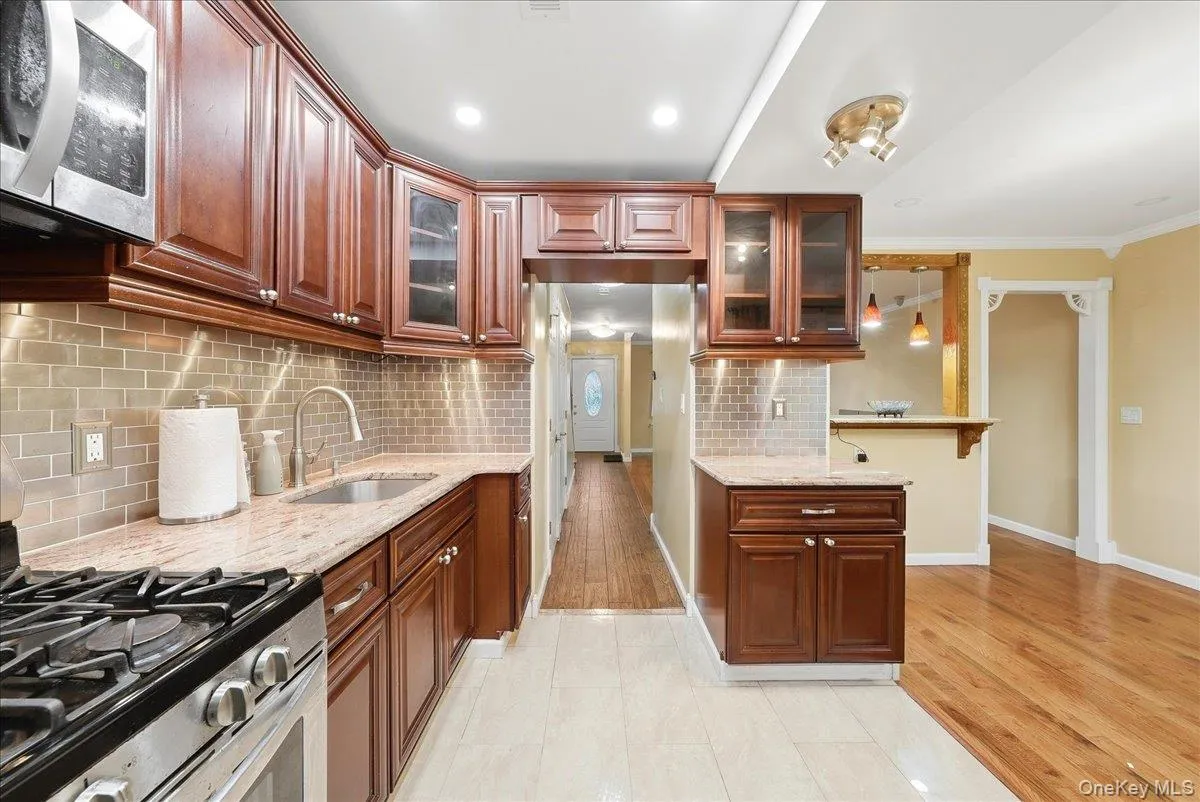 2927 Grand Avenue, Hempstead, NY, 3 Bedrooms Bedrooms, 7 Rooms Rooms,2 BathroomsBathrooms,Residential,For Rent,Grand,0,1056968 2927 Grand Avenue, Hempstead, NY, 3 Bedrooms Bedrooms, 7 Rooms Rooms,2 BathroomsBathrooms,Residential,For Rent,Grand,0,1056968
