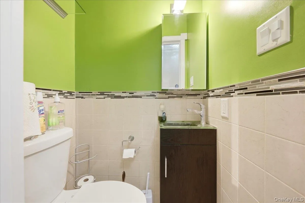 2927 Grand Avenue, Hempstead, NY, 3 Bedrooms Bedrooms, 7 Rooms Rooms,2 BathroomsBathrooms,Residential,For Rent,Grand,0,1056968 2927 Grand Avenue, Hempstead, NY, 3 Bedrooms Bedrooms, 7 Rooms Rooms,2 BathroomsBathrooms,Residential,For Rent,Grand,0,1056968