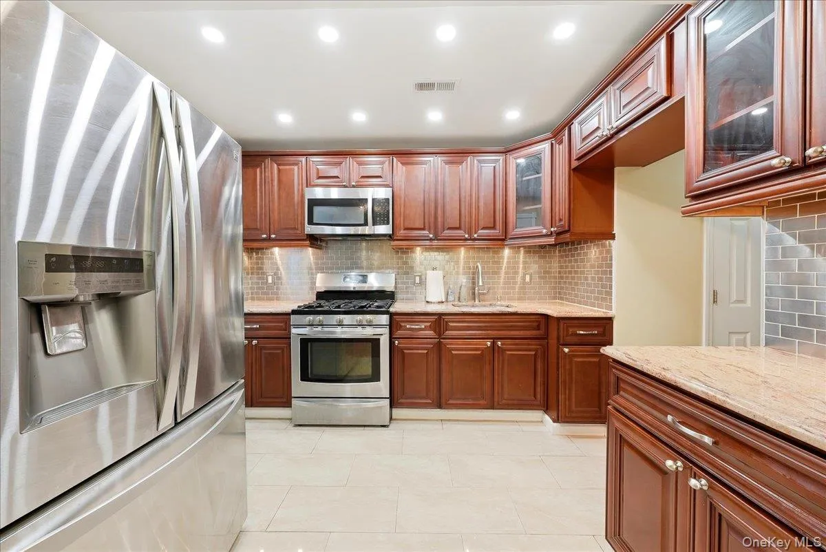 2927 Grand Avenue, Hempstead, NY, 3 Bedrooms Bedrooms, 7 Rooms Rooms,2 BathroomsBathrooms,Residential,For Rent,Grand,0,1056968 2927 Grand Avenue, Hempstead, NY, 3 Bedrooms Bedrooms, 7 Rooms Rooms,2 BathroomsBathrooms,Residential,For Rent,Grand,0,1056968