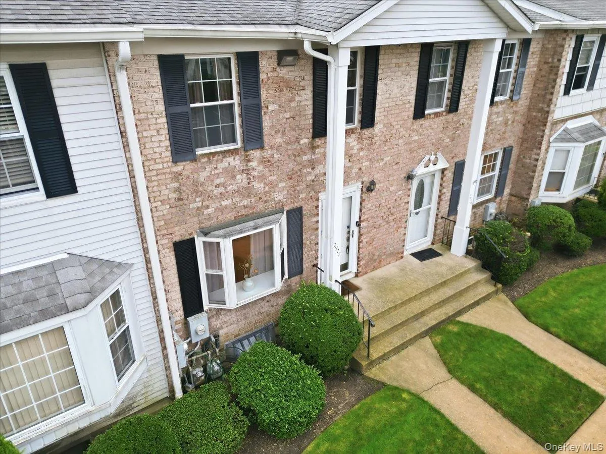 2927 Grand Avenue, Hempstead, NY, 3 Bedrooms Bedrooms, 7 Rooms Rooms,2 BathroomsBathrooms,Residential,For Rent,Grand,0,1056968 2927 Grand Avenue, Hempstead, NY, 3 Bedrooms Bedrooms, 7 Rooms Rooms,2 BathroomsBathrooms,Residential,For Rent,Grand,0,1056968