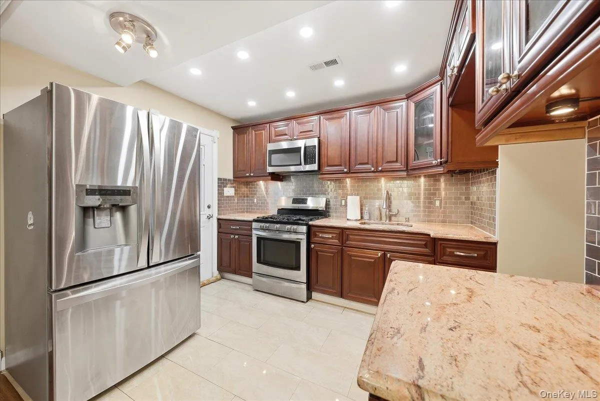2927 Grand Avenue, Hempstead, NY, 3 Bedrooms Bedrooms, 7 Rooms Rooms,2 BathroomsBathrooms,Residential,For Rent,Grand,0,1056968 2927 Grand Avenue, Hempstead, NY, 3 Bedrooms Bedrooms, 7 Rooms Rooms,2 BathroomsBathrooms,Residential,For Rent,Grand,0,1056968