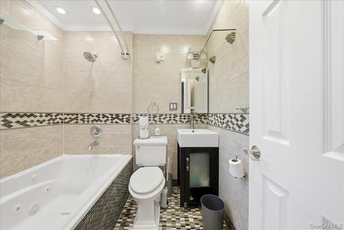 2927 Grand Avenue, Hempstead, NY, 3 Bedrooms Bedrooms, 7 Rooms Rooms,2 BathroomsBathrooms,Residential,For Rent,Grand,0,1056968 2927 Grand Avenue, Hempstead, NY, 3 Bedrooms Bedrooms, 7 Rooms Rooms,2 BathroomsBathrooms,Residential,For Rent,Grand,0,1056968