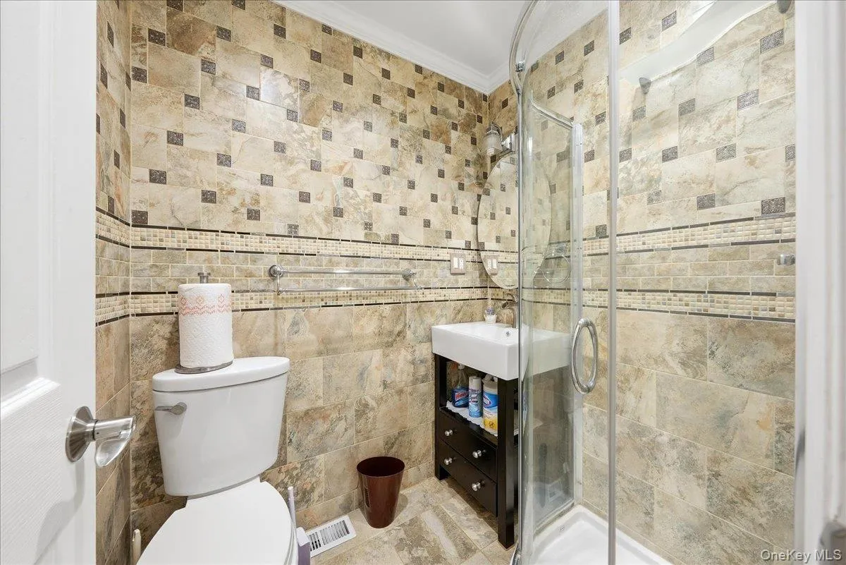 2927 Grand Avenue, Hempstead, NY, 3 Bedrooms Bedrooms, 7 Rooms Rooms,2 BathroomsBathrooms,Residential,For Rent,Grand,0,1056968 2927 Grand Avenue, Hempstead, NY, 3 Bedrooms Bedrooms, 7 Rooms Rooms,2 BathroomsBathrooms,Residential,For Rent,Grand,0,1056968