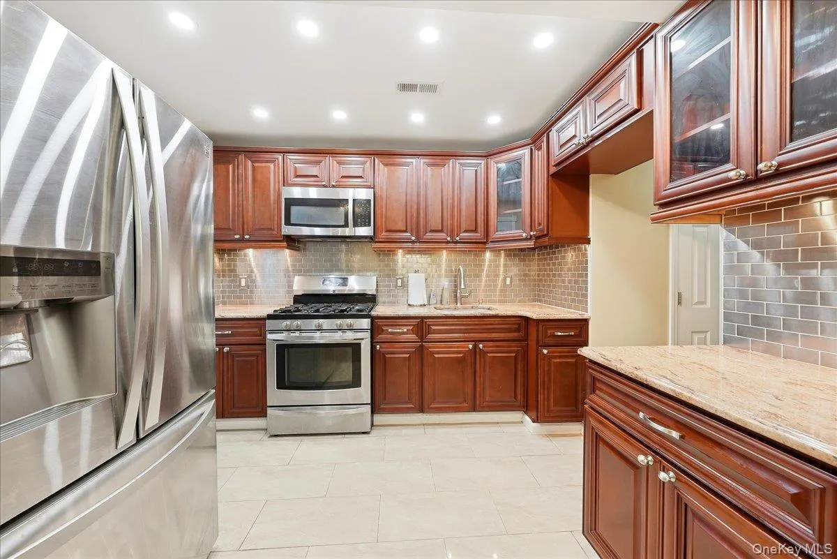 2927 Grand Avenue, Hempstead, NY, 3 Bedrooms Bedrooms, 7 Rooms Rooms,2 BathroomsBathrooms,Residential,For Rent,Grand,0,1056968 2927 Grand Avenue, Hempstead, NY, 3 Bedrooms Bedrooms, 7 Rooms Rooms,2 BathroomsBathrooms,Residential,For Rent,Grand,0,1056968