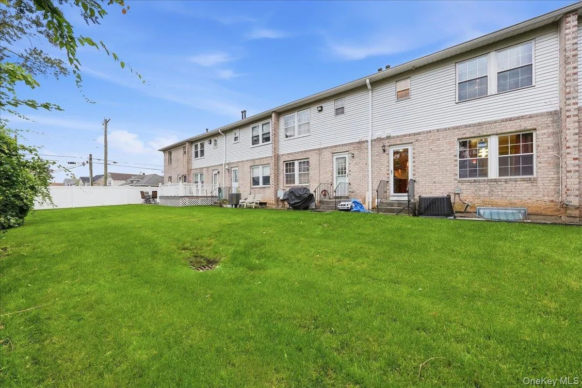 2927 Grand Avenue, Hempstead, NY, 3 Bedrooms Bedrooms, 7 Rooms Rooms,2 BathroomsBathrooms,Residential,For Rent,Grand,0,1056968 2927 Grand Avenue, Hempstead, NY, 3 Bedrooms Bedrooms, 7 Rooms Rooms,2 BathroomsBathrooms,Residential,For Rent,Grand,0,1056968