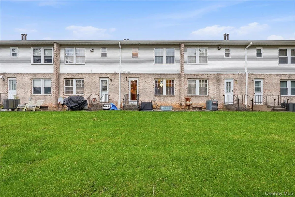 2927 Grand Avenue, Hempstead, NY, 3 Bedrooms Bedrooms, 7 Rooms Rooms,2 BathroomsBathrooms,Residential,For Rent,Grand,0,1056968 2927 Grand Avenue, Hempstead, NY, 3 Bedrooms Bedrooms, 7 Rooms Rooms,2 BathroomsBathrooms,Residential,For Rent,Grand,0,1056968