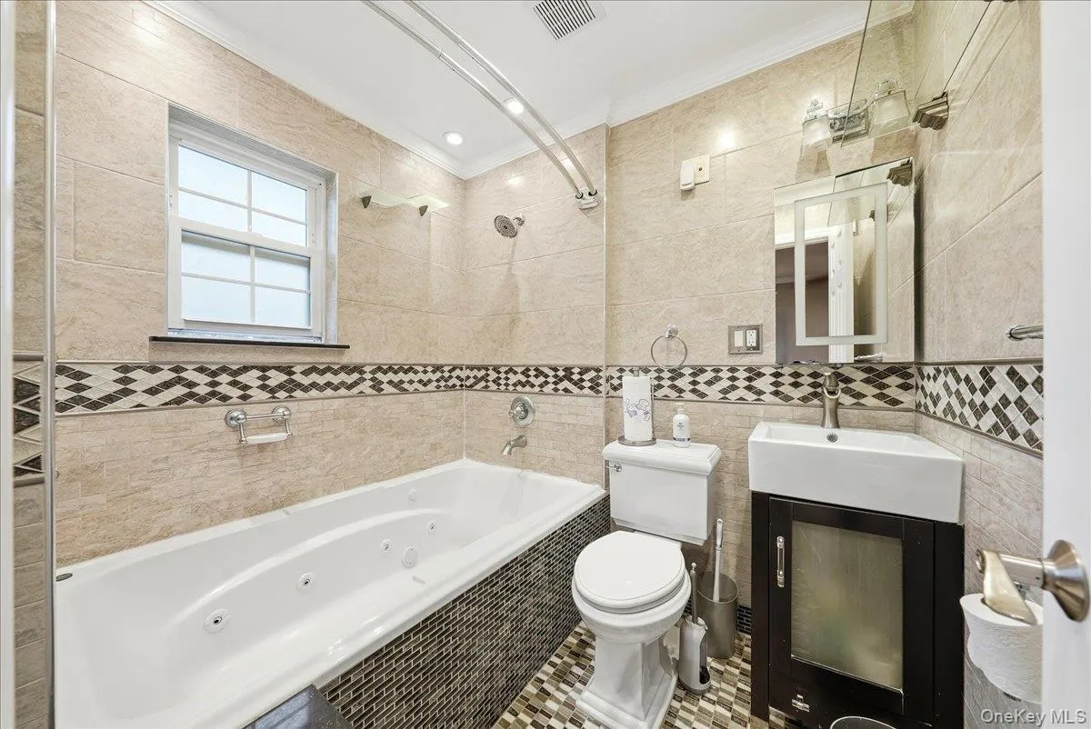 2927 Grand Avenue, Hempstead, NY, 3 Bedrooms Bedrooms, 7 Rooms Rooms,2 BathroomsBathrooms,Residential,For Rent,Grand,0,1056968 2927 Grand Avenue, Hempstead, NY, 3 Bedrooms Bedrooms, 7 Rooms Rooms,2 BathroomsBathrooms,Residential,For Rent,Grand,0,1056968