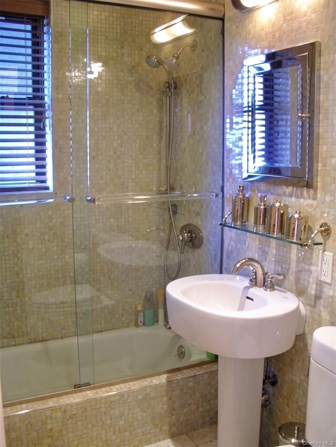 54 East 8th Street, New York, NY, 1 Bedroom Bedrooms, 3 Rooms Rooms,1 BathroomBathrooms,Residential,For Rent,East 8th Street,0,1056970 54 East 8th Street, New York, NY, 1 Bedroom Bedrooms, 3 Rooms Rooms,1 BathroomBathrooms,Residential,For Rent,East 8th Street,0,1056970