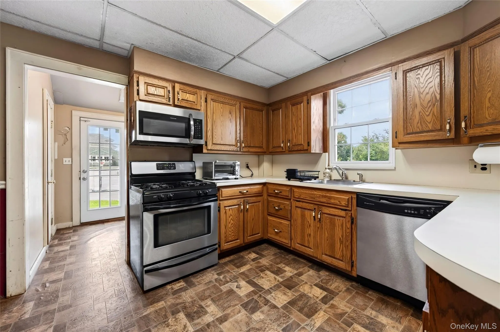 36 Union Place, Hempstead, NY, 3 Bedrooms Bedrooms, 9 Rooms Rooms,2 BathroomsBathrooms,Residential,For Rent,Union,0,1056973 36 Union Place, Hempstead, NY, 3 Bedrooms Bedrooms, 9 Rooms Rooms,2 BathroomsBathrooms,Residential,For Rent,Union,0,1056973