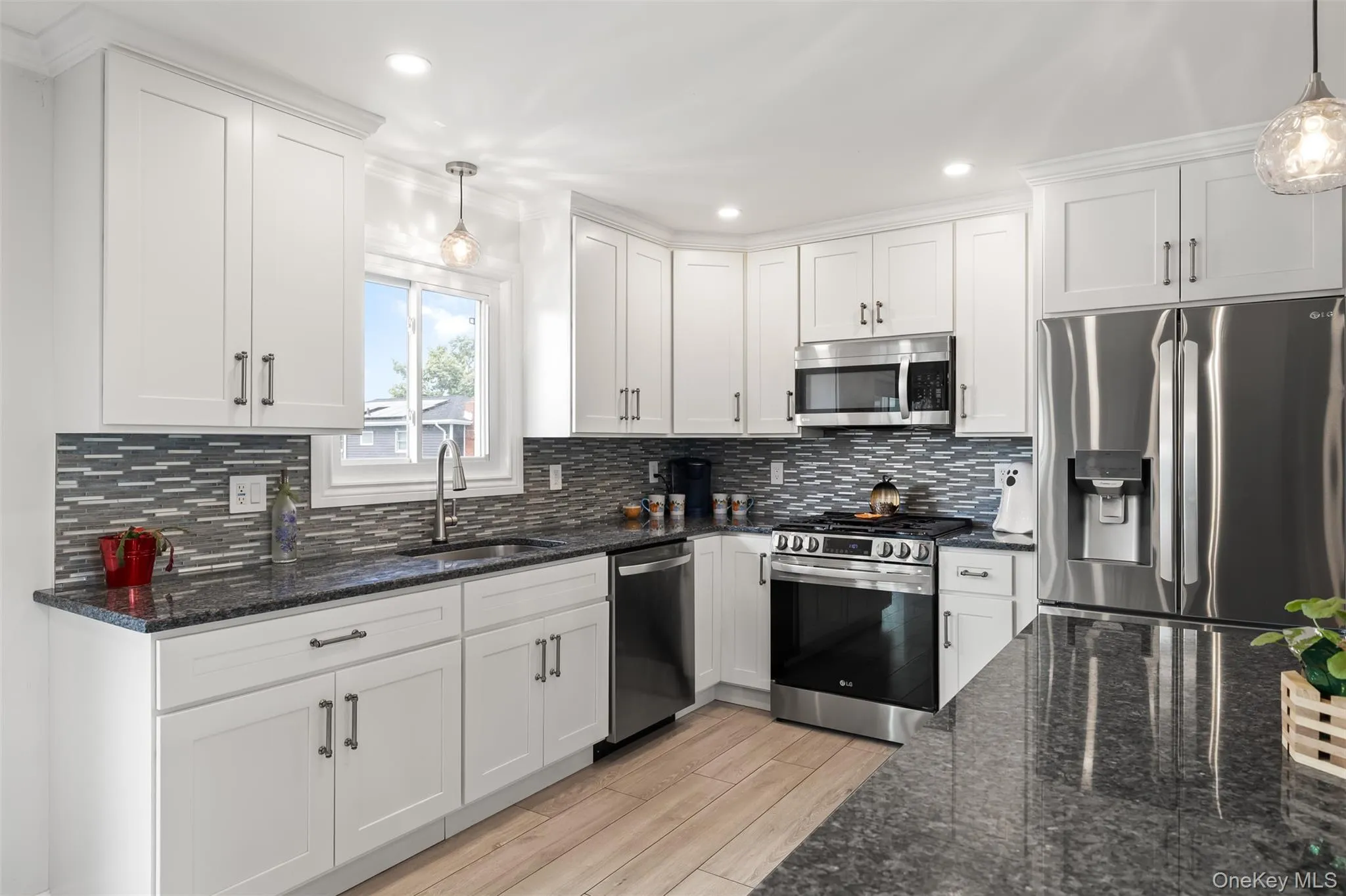 121 Lake Drive, Babylon, NY, 3 Bedrooms Bedrooms, 6 Rooms Rooms,2 BathroomsBathrooms,Residential,For Rent,Lake,0,1056977 121 Lake Drive, Babylon, NY, 3 Bedrooms Bedrooms, 6 Rooms Rooms,2 BathroomsBathrooms,Residential,For Rent,Lake,0,1056977