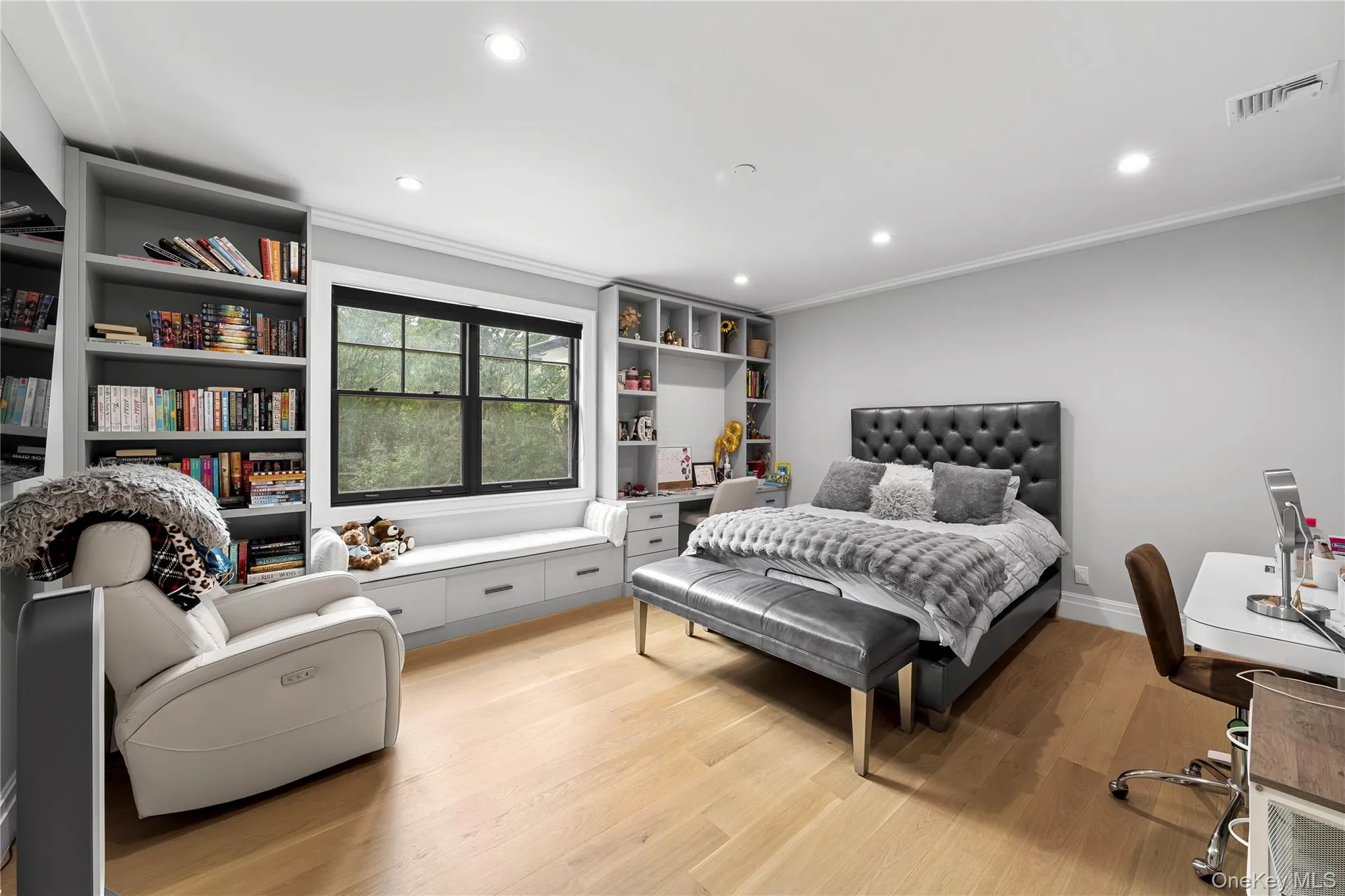 16 Cowpath, Oyster Bay, NY, 6 Bedrooms Bedrooms, 12 Rooms Rooms,6 BathroomsBathrooms,Residential,For Rent,Cowpath,0,1056991 16 Cowpath, Oyster Bay, NY, 6 Bedrooms Bedrooms, 12 Rooms Rooms,6 BathroomsBathrooms,Residential,For Rent,Cowpath,0,1056991