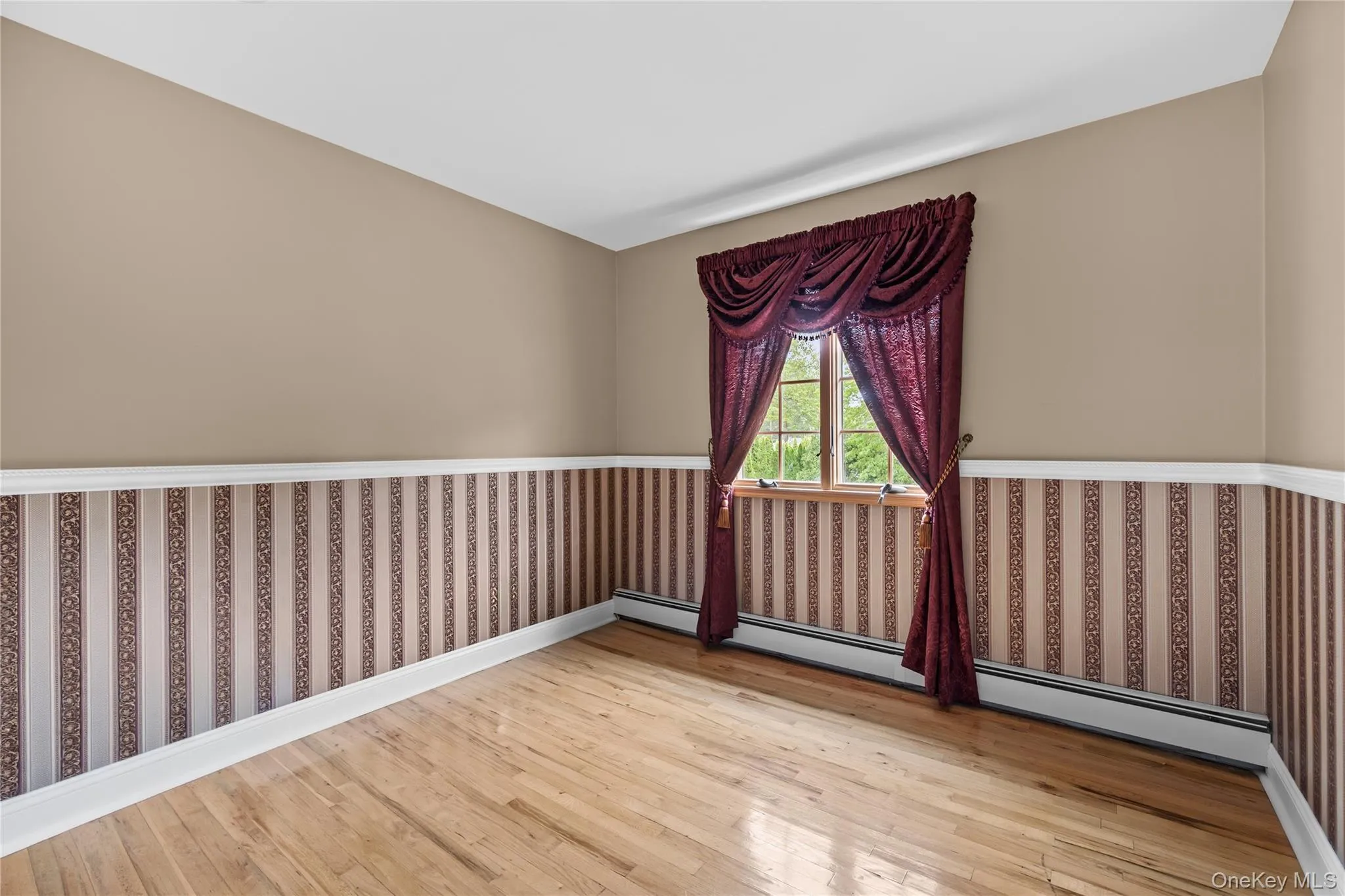 32 Glenmere Lane, Smithtown, NY, 4 Bedrooms Bedrooms, 13 Rooms Rooms,2 BathroomsBathrooms,Residential Lease,For Rent,Glenmere,0,1056996 32 Glenmere Lane, Smithtown, NY, 4 Bedrooms Bedrooms, 13 Rooms Rooms,2 BathroomsBathrooms,Residential Lease,For Rent,Glenmere,0,1056996