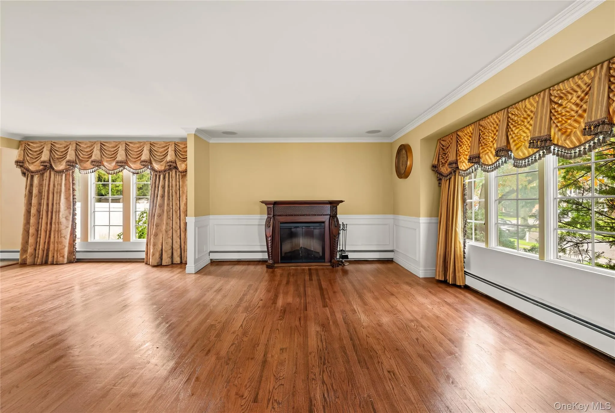 32 Glenmere Lane, Smithtown, NY, 4 Bedrooms Bedrooms, 13 Rooms Rooms,2 BathroomsBathrooms,Residential Lease,For Rent,Glenmere,0,1056996 32 Glenmere Lane, Smithtown, NY, 4 Bedrooms Bedrooms, 13 Rooms Rooms,2 BathroomsBathrooms,Residential Lease,For Rent,Glenmere,0,1056996