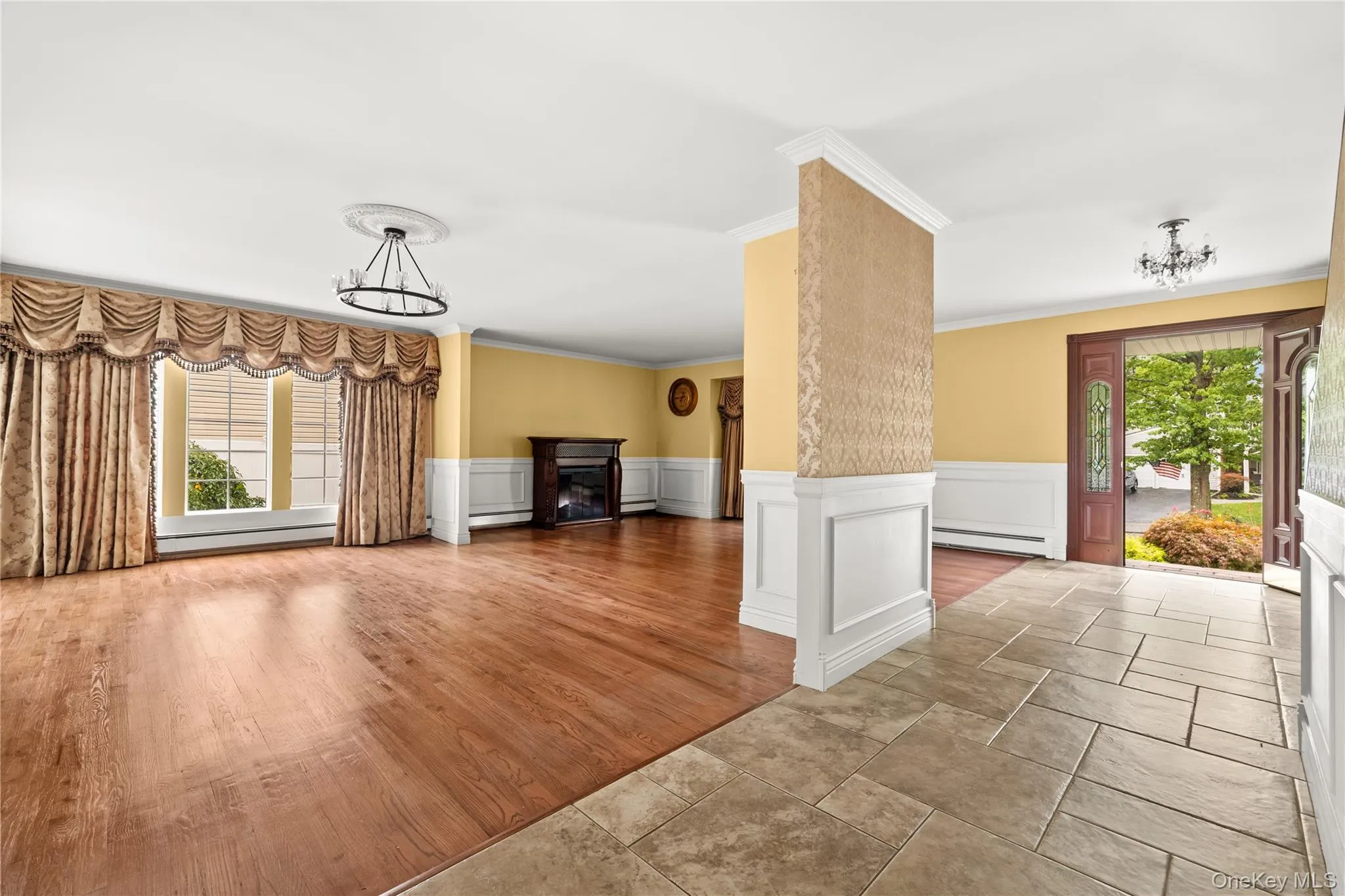 32 Glenmere Lane, Smithtown, NY, 4 Bedrooms Bedrooms, 13 Rooms Rooms,2 BathroomsBathrooms,Residential Lease,For Rent,Glenmere,0,1056996 32 Glenmere Lane, Smithtown, NY, 4 Bedrooms Bedrooms, 13 Rooms Rooms,2 BathroomsBathrooms,Residential Lease,For Rent,Glenmere,0,1056996