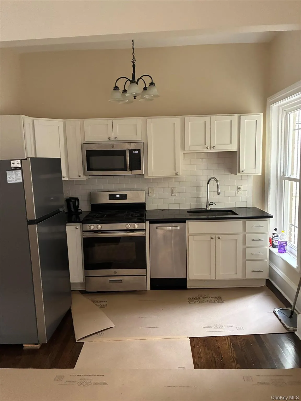 149 Chestnut Street, Albany, NY, 3 Bedroom Bedrooms, 7 Room Rooms,2 BathroomBathrooms,Residential Lease,For Rent,Chestnut Street,0,1057001 149 Chestnut Street, Albany, NY, 3 Bedroom Bedrooms, 7 Room Rooms,2 BathroomBathrooms,Residential Lease,For Rent,Chestnut Street,0,1057001