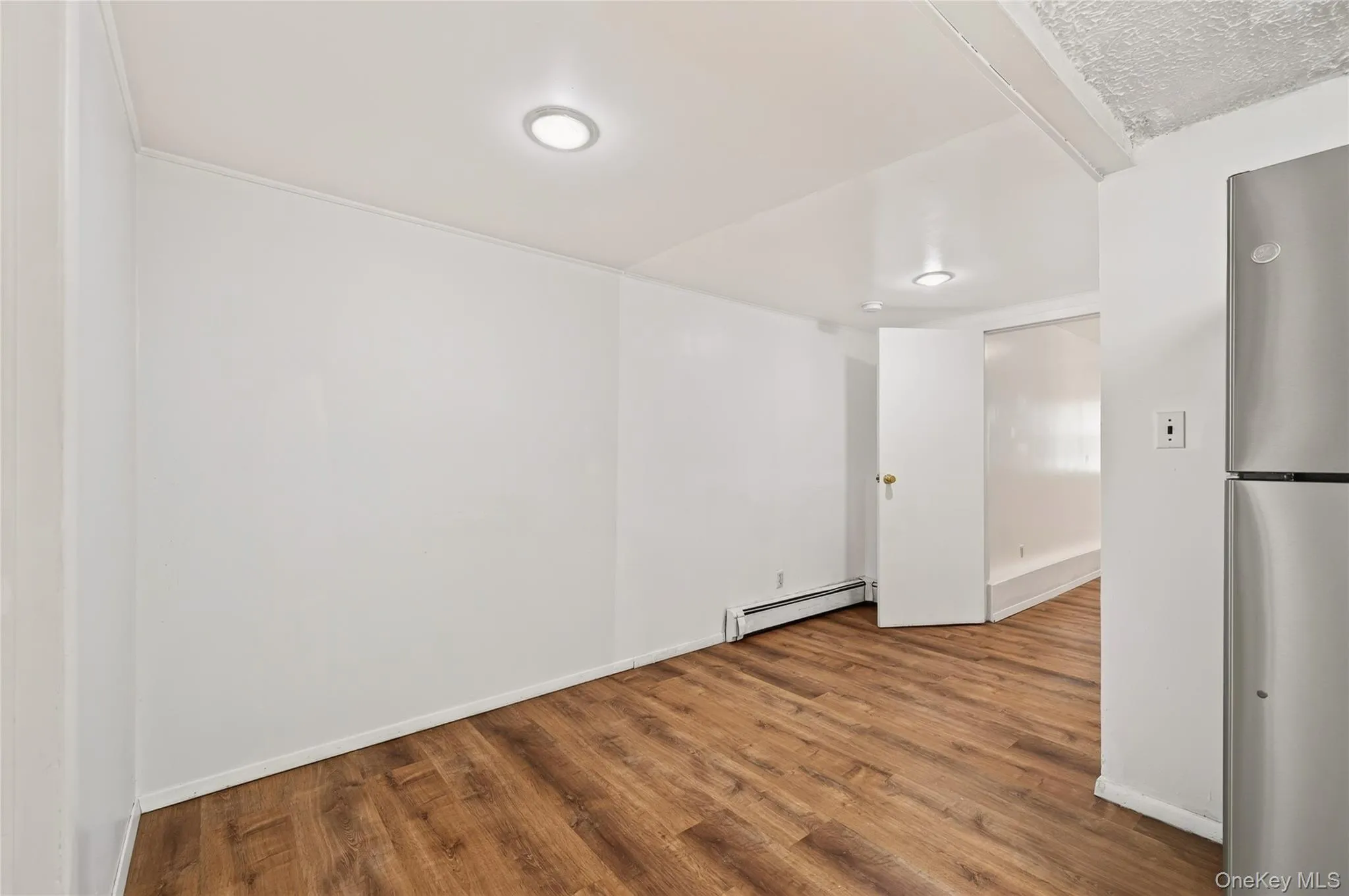 31 Nesaquake Avenue, North Hempstead, NY, 1 Bedroom Bedrooms, 4 Rooms Rooms,1 BathroomBathrooms,Residential Lease,For Rent,Nesaquake,0,1057002 31 Nesaquake Avenue, North Hempstead, NY, 1 Bedroom Bedrooms, 4 Rooms Rooms,1 BathroomBathrooms,Residential Lease,For Rent,Nesaquake,0,1057002