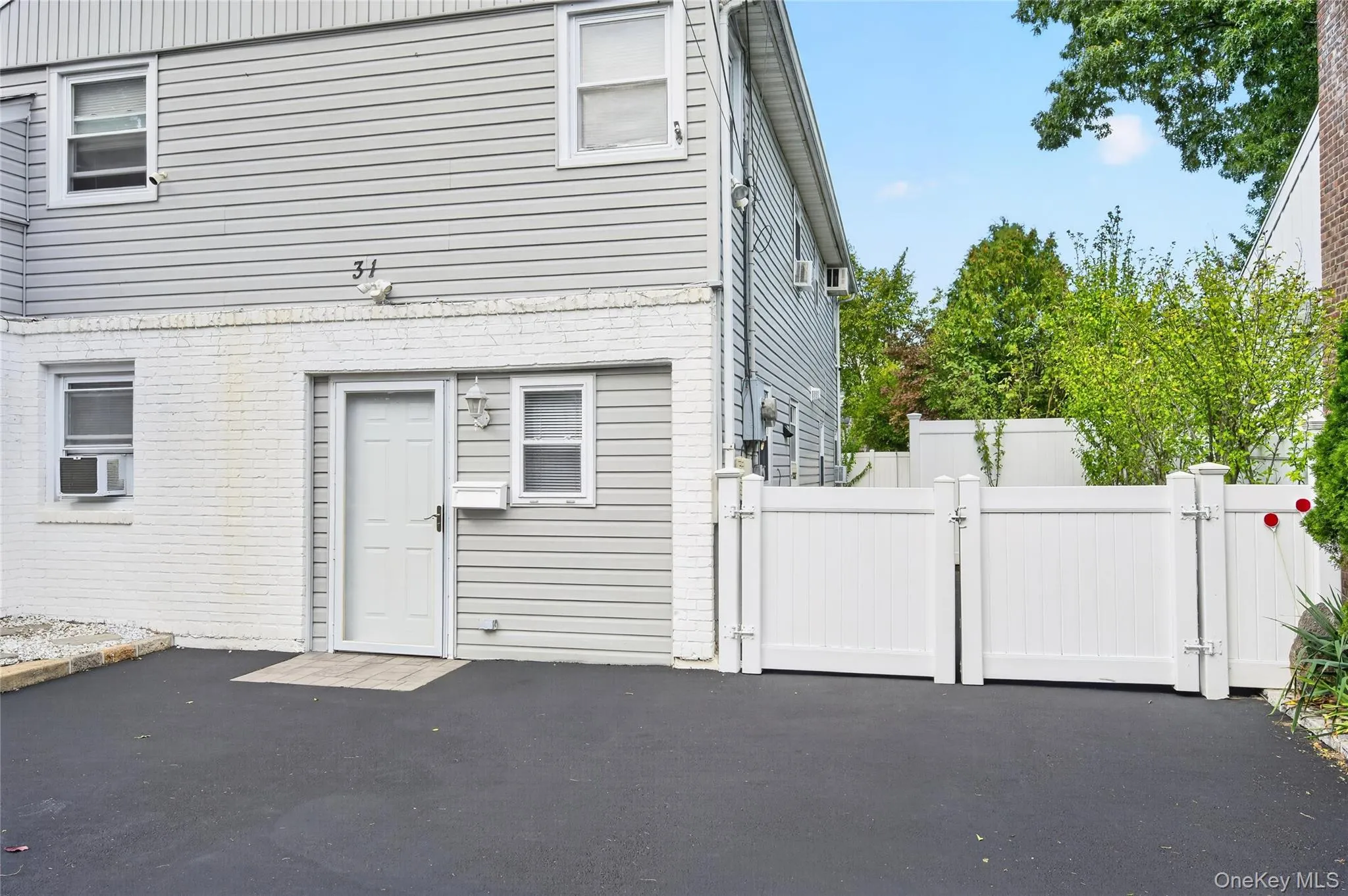 31 Nesaquake Avenue, North Hempstead, NY, 1 Bedroom Bedrooms, 4 Rooms Rooms,1 BathroomBathrooms,Residential Lease,For Rent,Nesaquake,0,1057002 31 Nesaquake Avenue, North Hempstead, NY, 1 Bedroom Bedrooms, 4 Rooms Rooms,1 BathroomBathrooms,Residential Lease,For Rent,Nesaquake,0,1057002