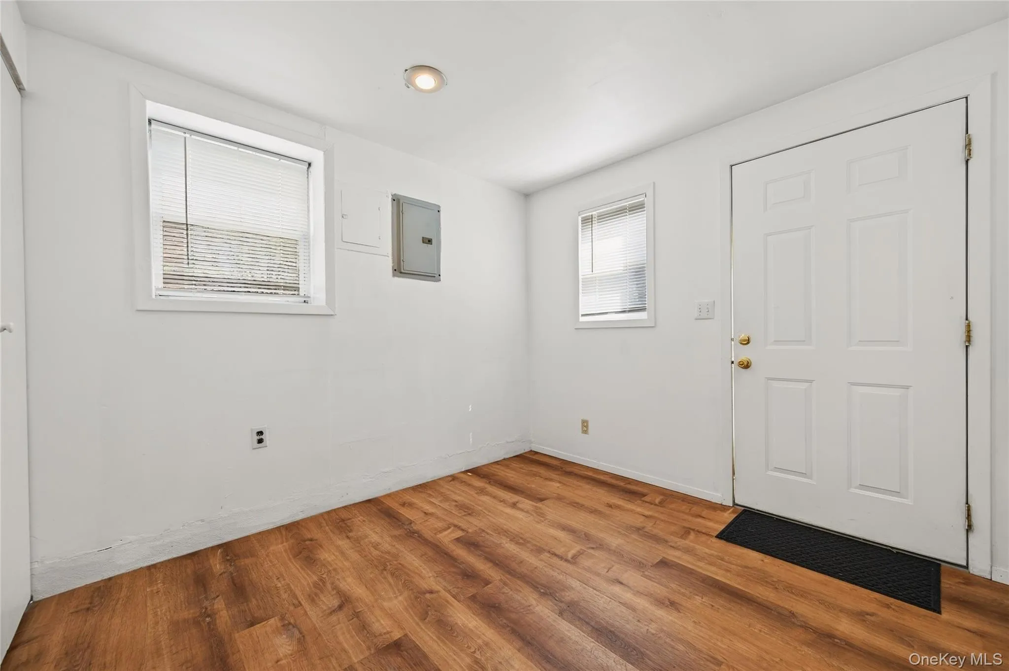 31 Nesaquake Avenue, North Hempstead, NY, 1 Bedroom Bedrooms, 4 Rooms Rooms,1 BathroomBathrooms,Residential Lease,For Rent,Nesaquake,0,1057002 31 Nesaquake Avenue, North Hempstead, NY, 1 Bedroom Bedrooms, 4 Rooms Rooms,1 BathroomBathrooms,Residential Lease,For Rent,Nesaquake,0,1057002