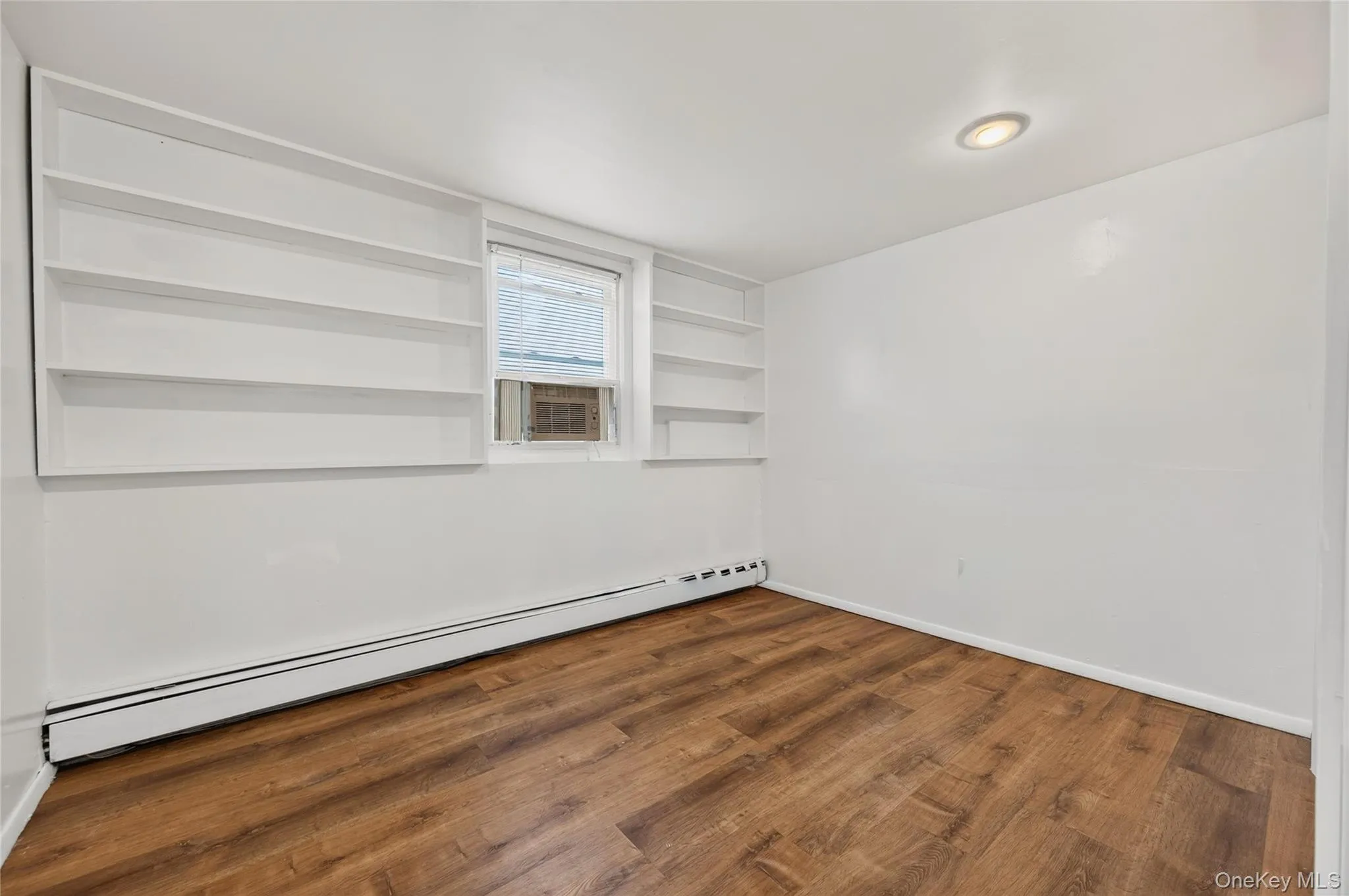 31 Nesaquake Avenue, North Hempstead, NY, 1 Bedroom Bedrooms, 4 Rooms Rooms,1 BathroomBathrooms,Residential Lease,For Rent,Nesaquake,0,1057002 31 Nesaquake Avenue, North Hempstead, NY, 1 Bedroom Bedrooms, 4 Rooms Rooms,1 BathroomBathrooms,Residential Lease,For Rent,Nesaquake,0,1057002
