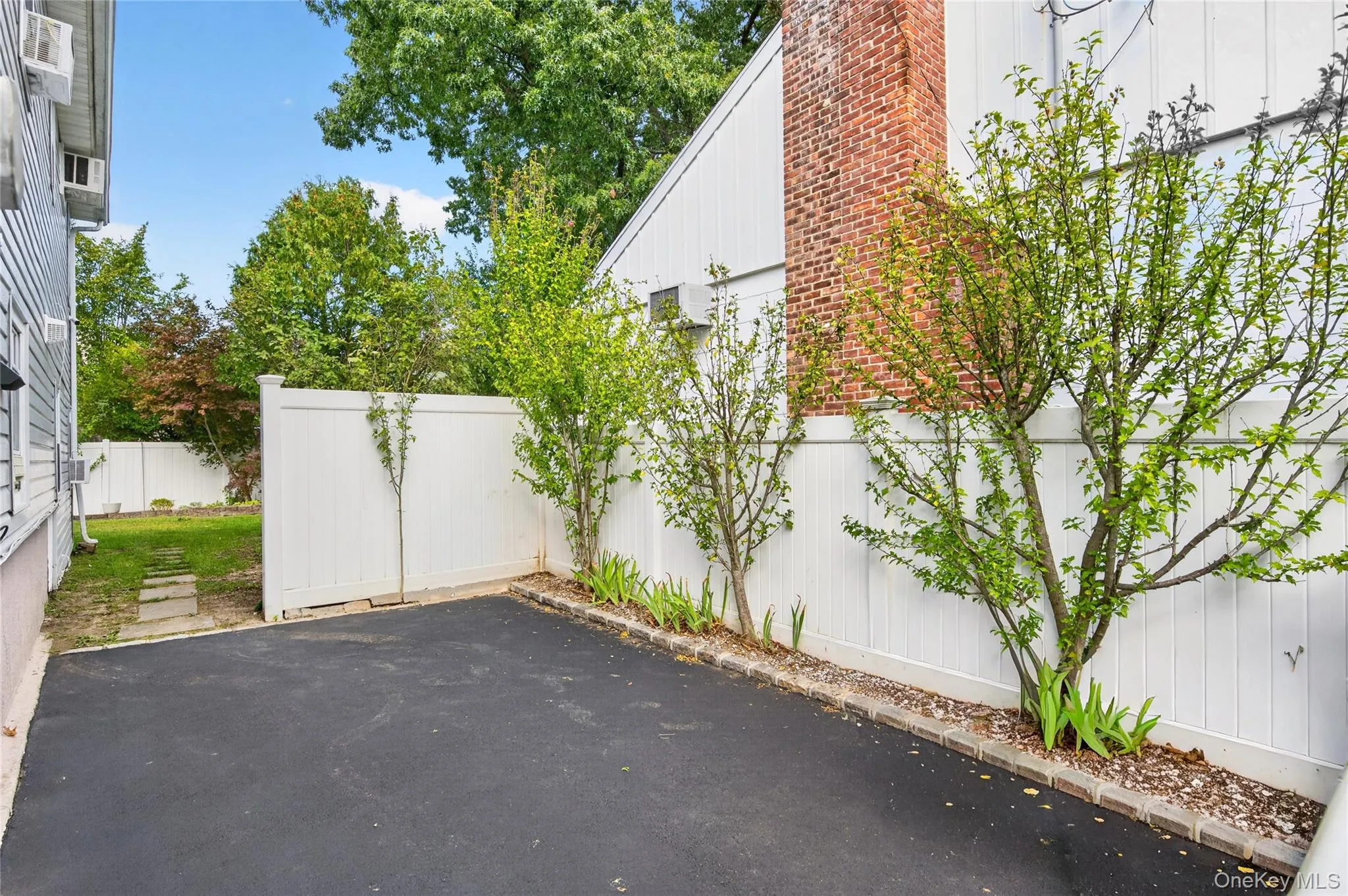 31 Nesaquake Avenue, North Hempstead, NY, 1 Bedroom Bedrooms, 4 Rooms Rooms,1 BathroomBathrooms,Residential Lease,For Rent,Nesaquake,0,1057002 31 Nesaquake Avenue, North Hempstead, NY, 1 Bedroom Bedrooms, 4 Rooms Rooms,1 BathroomBathrooms,Residential Lease,For Rent,Nesaquake,0,1057002