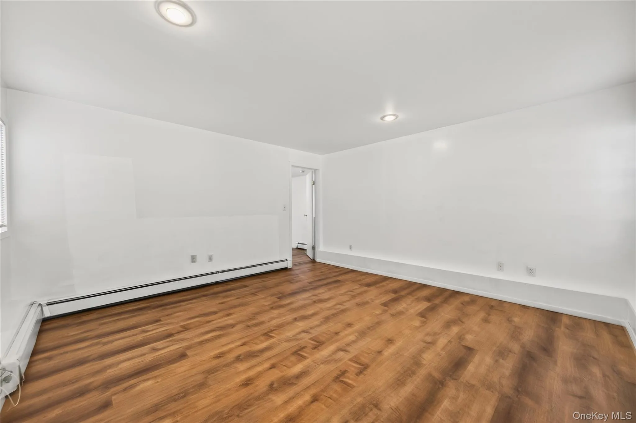 31 Nesaquake Avenue, North Hempstead, NY, 1 Bedroom Bedrooms, 4 Rooms Rooms,1 BathroomBathrooms,Residential Lease,For Rent,Nesaquake,0,1057002 31 Nesaquake Avenue, North Hempstead, NY, 1 Bedroom Bedrooms, 4 Rooms Rooms,1 BathroomBathrooms,Residential Lease,For Rent,Nesaquake,0,1057002