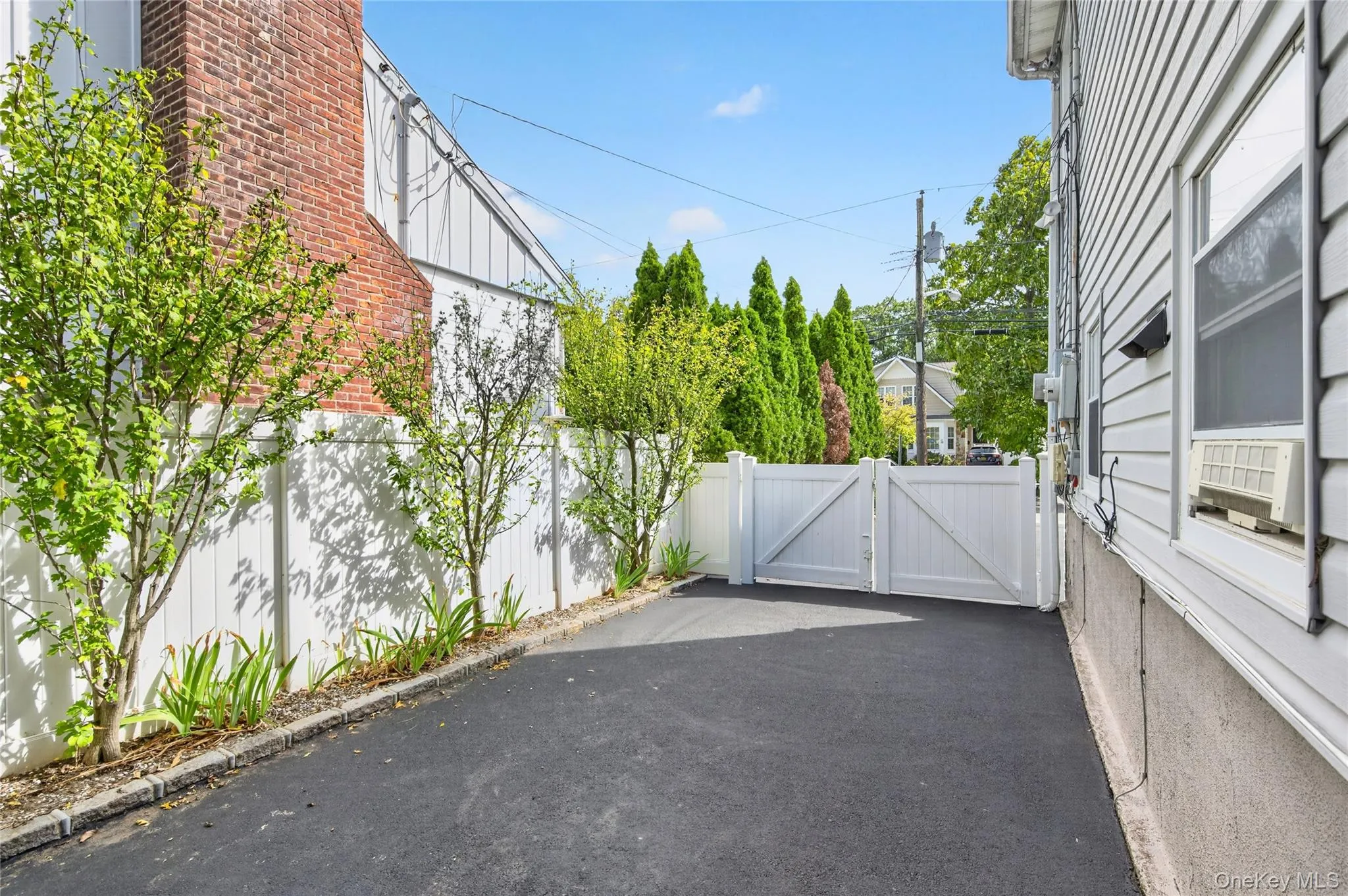 31 Nesaquake Avenue, North Hempstead, NY, 1 Bedroom Bedrooms, 4 Rooms Rooms,1 BathroomBathrooms,Residential Lease,For Rent,Nesaquake,0,1057002 31 Nesaquake Avenue, North Hempstead, NY, 1 Bedroom Bedrooms, 4 Rooms Rooms,1 BathroomBathrooms,Residential Lease,For Rent,Nesaquake,0,1057002