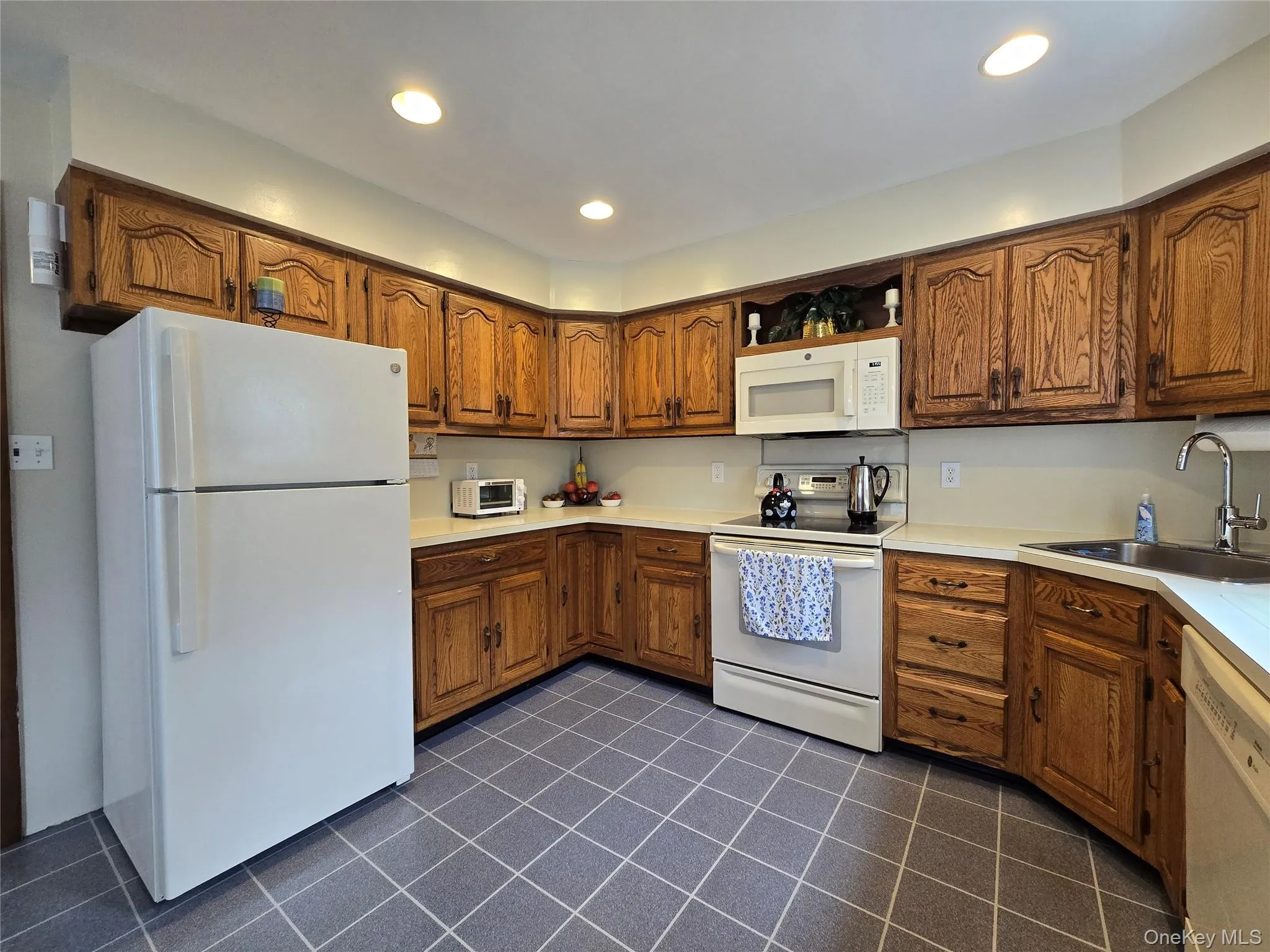 9 Milton Street, Islip, NY, 4 Bedrooms Bedrooms, 9 Rooms Rooms,3 BathroomsBathrooms,Residential,For Rent,Milton,0,1057003 9 Milton Street, Islip, NY, 4 Bedrooms Bedrooms, 9 Rooms Rooms,3 BathroomsBathrooms,Residential,For Rent,Milton,0,1057003