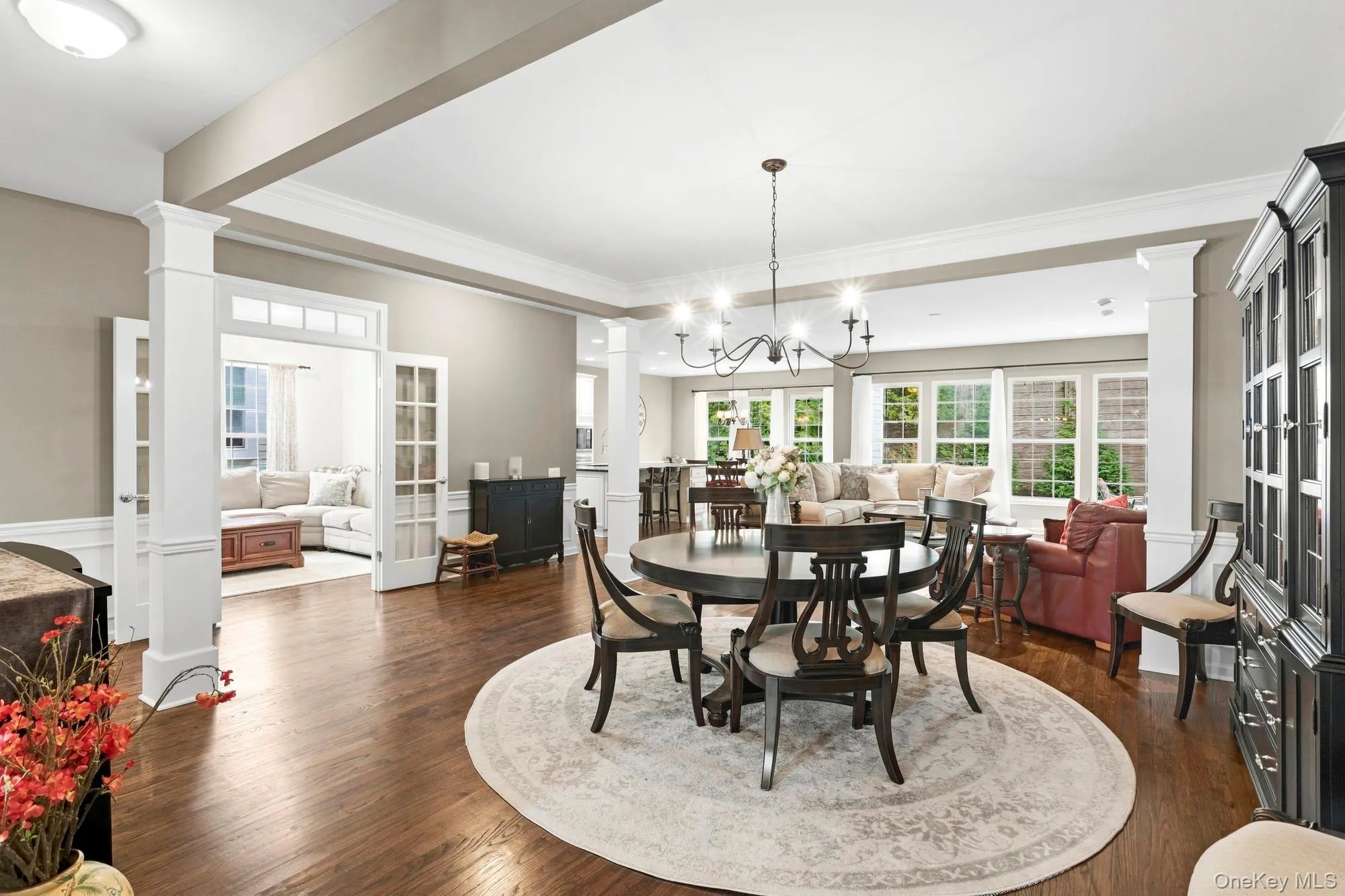 Spacious and open floor plan Spacious and open floor plan