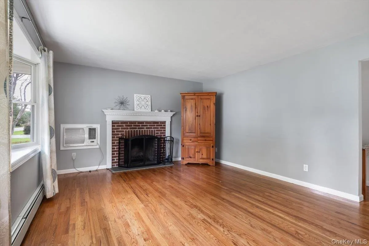 44 Garfield Place, Huntington, NY, 5 Bedrooms Bedrooms, 8 Rooms Rooms,2 BathroomsBathrooms,Residential,For Rent,Garfield,0,1057023 44 Garfield Place, Huntington, NY, 5 Bedrooms Bedrooms, 8 Rooms Rooms,2 BathroomsBathrooms,Residential,For Rent,Garfield,0,1057023