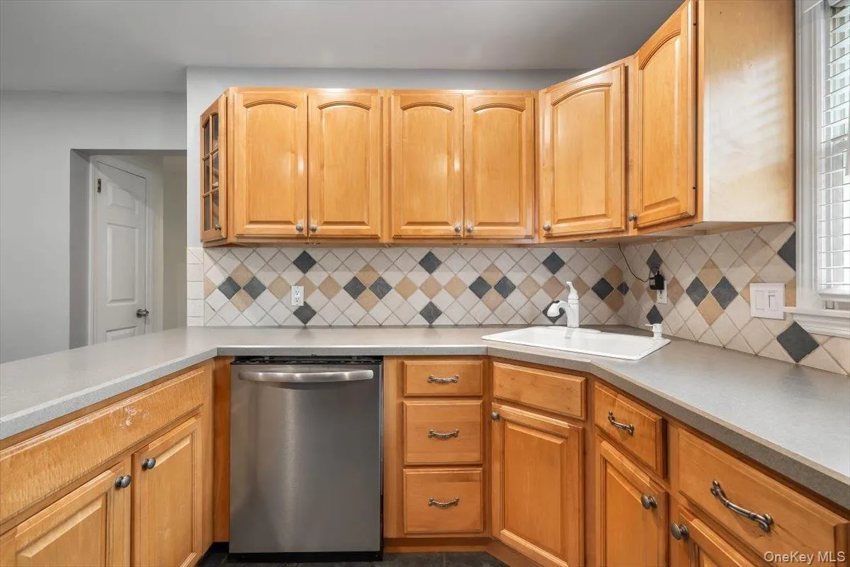 44 Garfield Place, Huntington, NY, 5 Bedrooms Bedrooms, 8 Rooms Rooms,2 BathroomsBathrooms,Residential,For Rent,Garfield,0,1057023 44 Garfield Place, Huntington, NY, 5 Bedrooms Bedrooms, 8 Rooms Rooms,2 BathroomsBathrooms,Residential,For Rent,Garfield,0,1057023