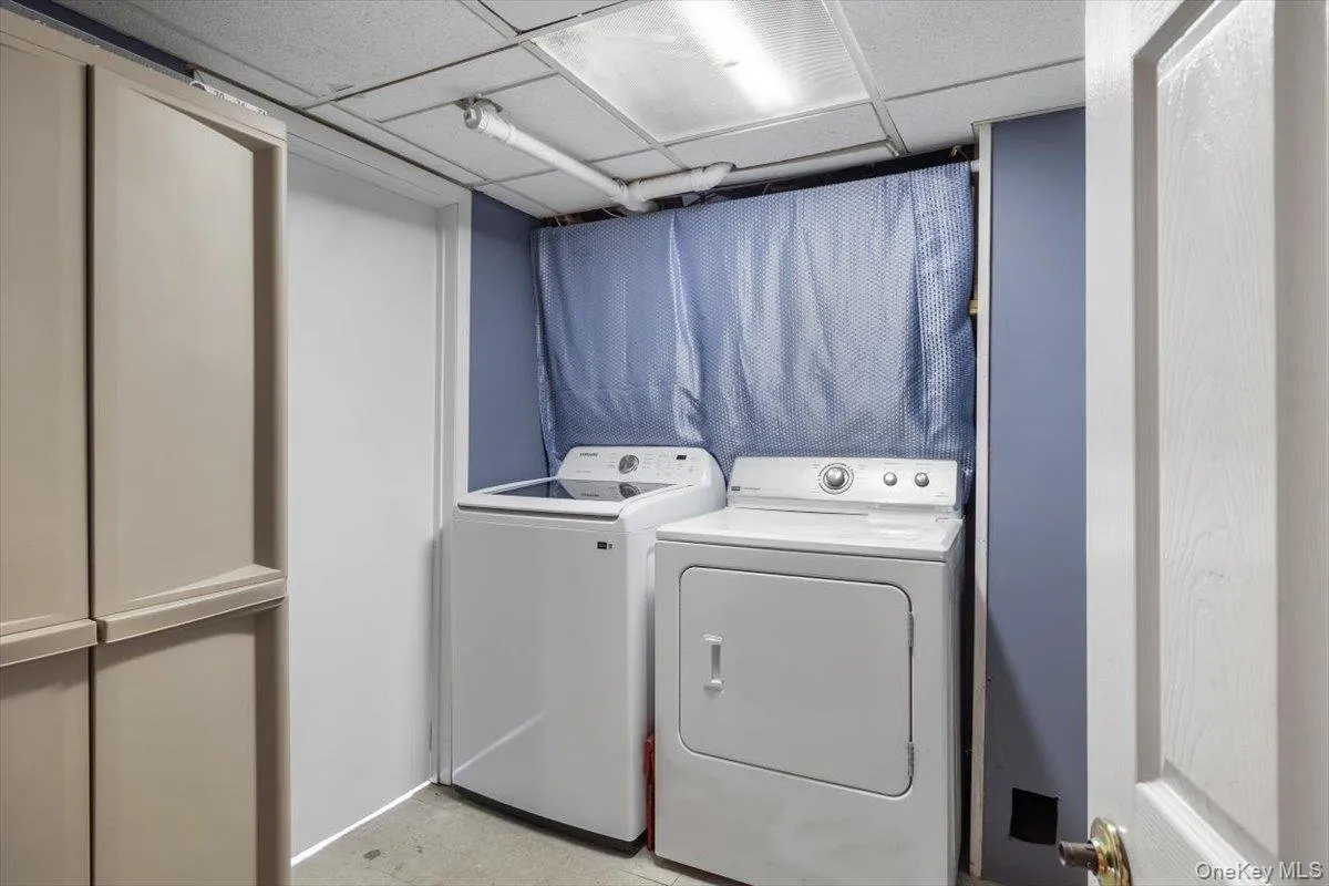 44 Garfield Place, Huntington, NY, 5 Bedrooms Bedrooms, 8 Rooms Rooms,2 BathroomsBathrooms,Residential,For Rent,Garfield,0,1057023 44 Garfield Place, Huntington, NY, 5 Bedrooms Bedrooms, 8 Rooms Rooms,2 BathroomsBathrooms,Residential,For Rent,Garfield,0,1057023