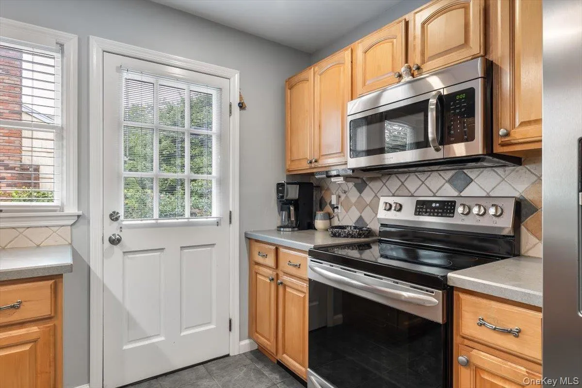 44 Garfield Place, Huntington, NY, 5 Bedrooms Bedrooms, 8 Rooms Rooms,2 BathroomsBathrooms,Residential,For Rent,Garfield,0,1057023 44 Garfield Place, Huntington, NY, 5 Bedrooms Bedrooms, 8 Rooms Rooms,2 BathroomsBathrooms,Residential,For Rent,Garfield,0,1057023