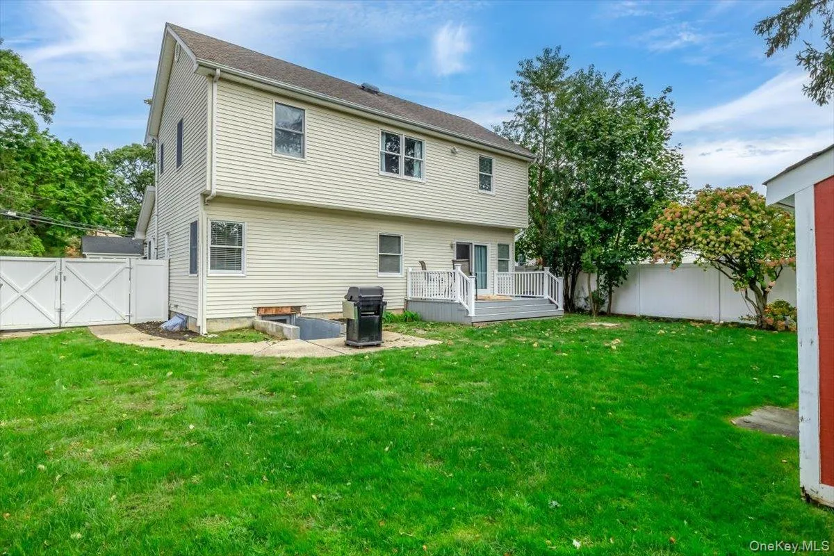 44 Garfield Place, Huntington, NY, 5 Bedrooms Bedrooms, 8 Rooms Rooms,2 BathroomsBathrooms,Residential,For Rent,Garfield,0,1057023 44 Garfield Place, Huntington, NY, 5 Bedrooms Bedrooms, 8 Rooms Rooms,2 BathroomsBathrooms,Residential,For Rent,Garfield,0,1057023