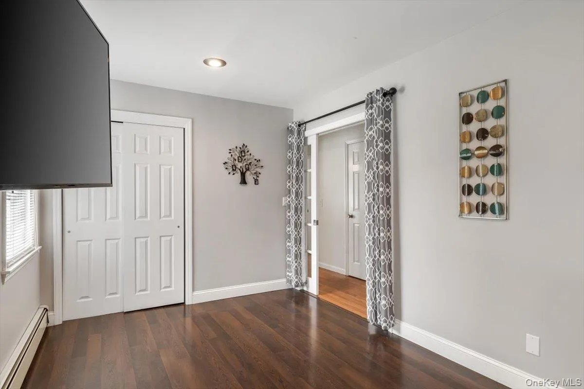 44 Garfield Place, Huntington, NY, 5 Bedrooms Bedrooms, 8 Rooms Rooms,2 BathroomsBathrooms,Residential,For Rent,Garfield,0,1057023 44 Garfield Place, Huntington, NY, 5 Bedrooms Bedrooms, 8 Rooms Rooms,2 BathroomsBathrooms,Residential,For Rent,Garfield,0,1057023