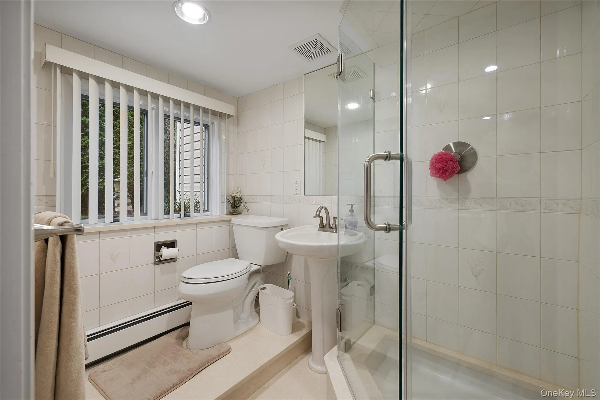 655 Hyman Avenue, Islip, NY, 4 Bedrooms Bedrooms, 7 Rooms Rooms,2 BathroomsBathrooms,Residential,For Rent,Hyman,0,1057032 655 Hyman Avenue, Islip, NY, 4 Bedrooms Bedrooms, 7 Rooms Rooms,2 BathroomsBathrooms,Residential,For Rent,Hyman,0,1057032