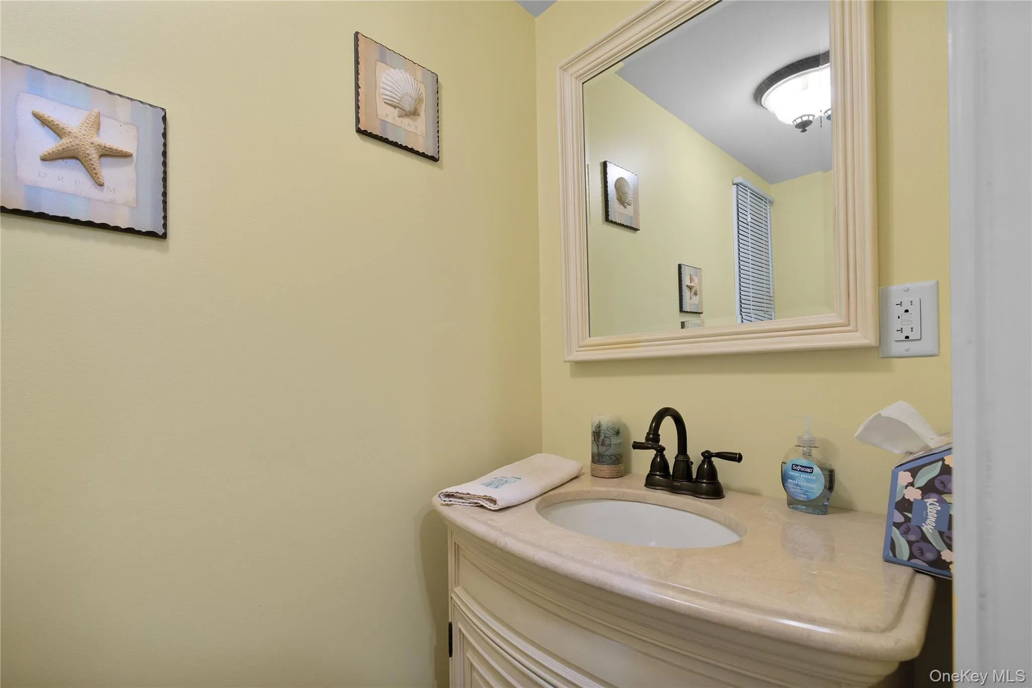 655 Hyman Avenue, Islip, NY, 4 Bedrooms Bedrooms, 7 Rooms Rooms,2 BathroomsBathrooms,Residential,For Rent,Hyman,0,1057032 655 Hyman Avenue, Islip, NY, 4 Bedrooms Bedrooms, 7 Rooms Rooms,2 BathroomsBathrooms,Residential,For Rent,Hyman,0,1057032