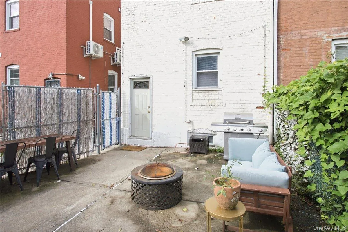 13329 83rd Street, New York, NY, 3 Bedrooms Bedrooms, 6 Rooms Rooms,1 BathroomBathrooms,Residential,For Rent,83rd,0,1057034 13329 83rd Street, New York, NY, 3 Bedrooms Bedrooms, 6 Rooms Rooms,1 BathroomBathrooms,Residential,For Rent,83rd,0,1057034