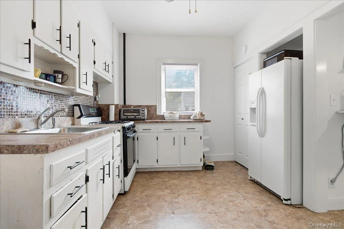 13329 83rd Street, New York, NY, 3 Bedrooms Bedrooms, 6 Rooms Rooms,1 BathroomBathrooms,Residential,For Rent,83rd,0,1057034 13329 83rd Street, New York, NY, 3 Bedrooms Bedrooms, 6 Rooms Rooms,1 BathroomBathrooms,Residential,For Rent,83rd,0,1057034