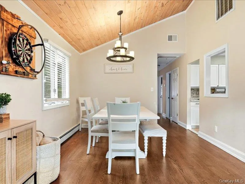 75 Lexington Road, Brookhaven, NY, 5 Bedrooms Bedrooms, 9 Rooms Rooms,3 BathroomsBathrooms,Residential,For Rent,Lexington,0,1057042 75 Lexington Road, Brookhaven, NY, 5 Bedrooms Bedrooms, 9 Rooms Rooms,3 BathroomsBathrooms,Residential,For Rent,Lexington,0,1057042