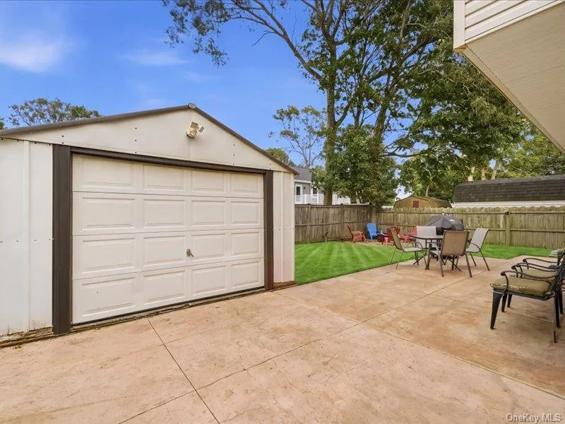 75 Lexington Road, Brookhaven, NY, 5 Bedrooms Bedrooms, 9 Rooms Rooms,3 BathroomsBathrooms,Residential,For Rent,Lexington,0,1057042 75 Lexington Road, Brookhaven, NY, 5 Bedrooms Bedrooms, 9 Rooms Rooms,3 BathroomsBathrooms,Residential,For Rent,Lexington,0,1057042