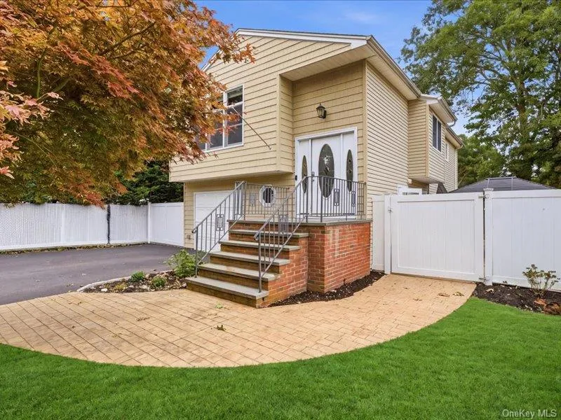 75 Lexington Road, Brookhaven, NY, 5 Bedrooms Bedrooms, 9 Rooms Rooms,3 BathroomsBathrooms,Residential,For Rent,Lexington,0,1057042 75 Lexington Road, Brookhaven, NY, 5 Bedrooms Bedrooms, 9 Rooms Rooms,3 BathroomsBathrooms,Residential,For Rent,Lexington,0,1057042